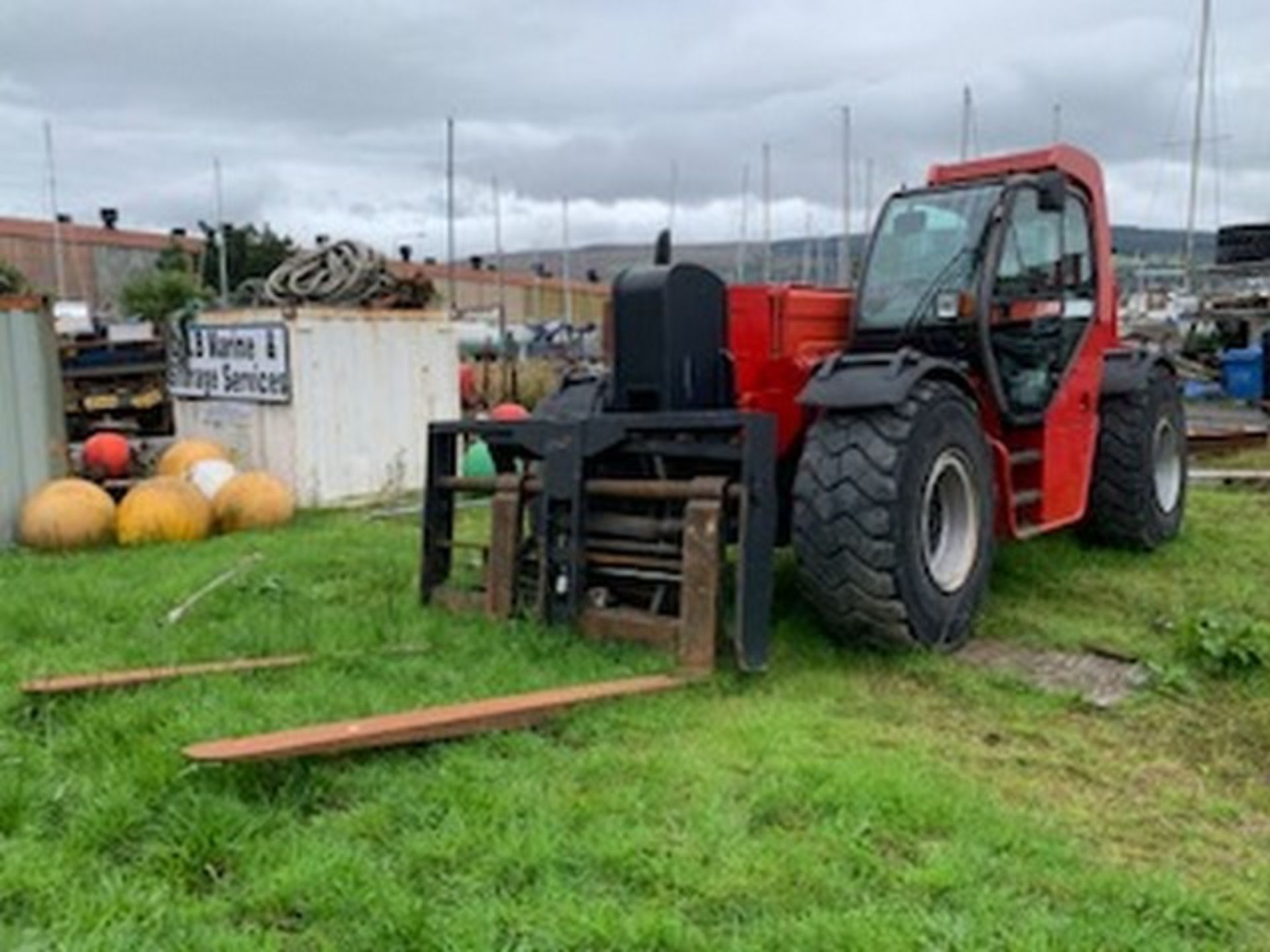 MANITOU MHT 10160L TURBO C/W 8FT FORKS WIDE CARRIAGE HYDRAULIC FORK ADJUSTER AND SIDE SHIFT SN - 7 - Image 2 of 11