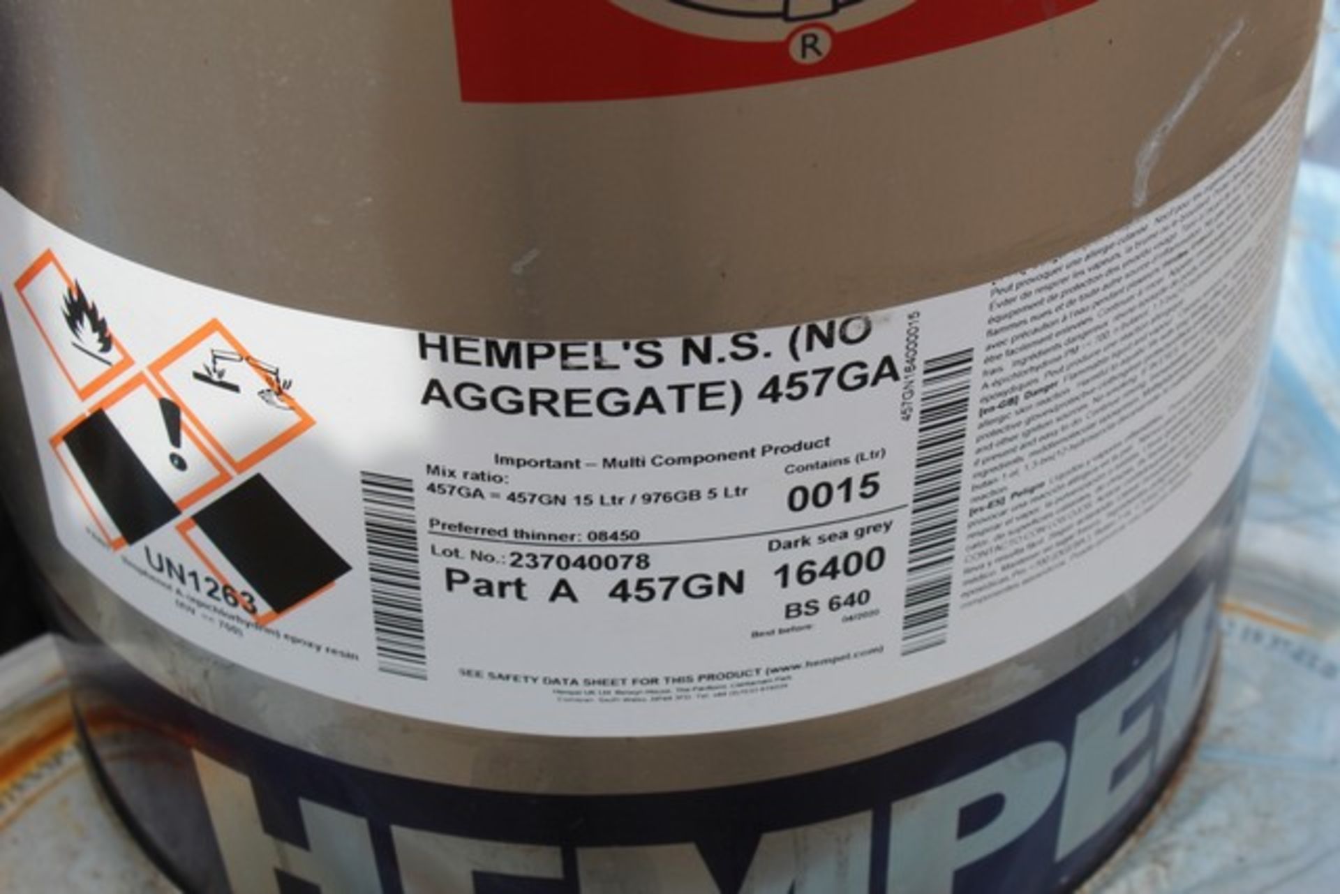 Mixed pallet of Hempel hempadur 35560, Hempel curing agent 953GB/976GB and various approx 15 tins AN - Image 7 of 8