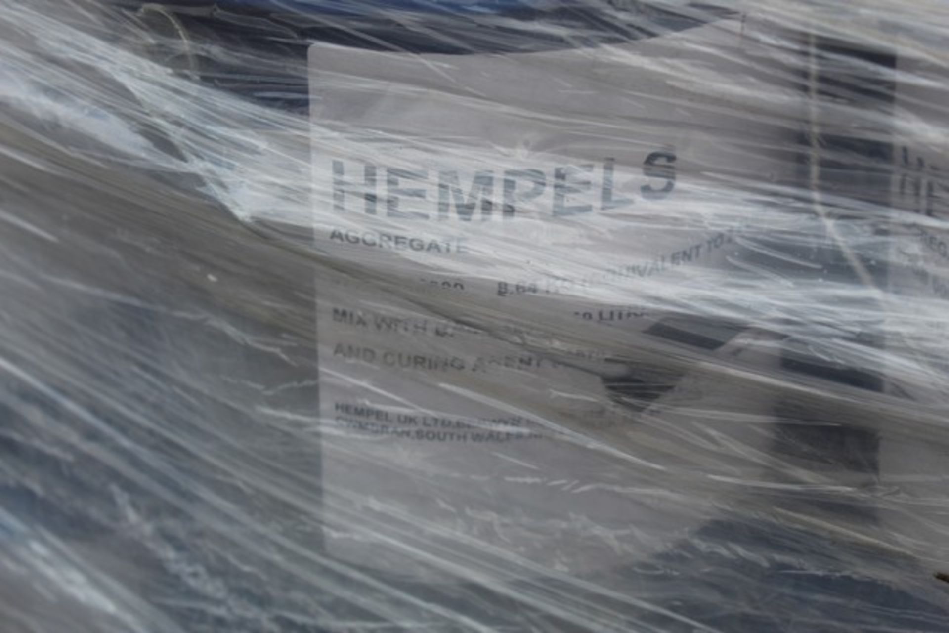 Mixed pallet of Hempel curing agent 95570, Hempel aggregate 977GB approx total 40 tins - Image 4 of 6