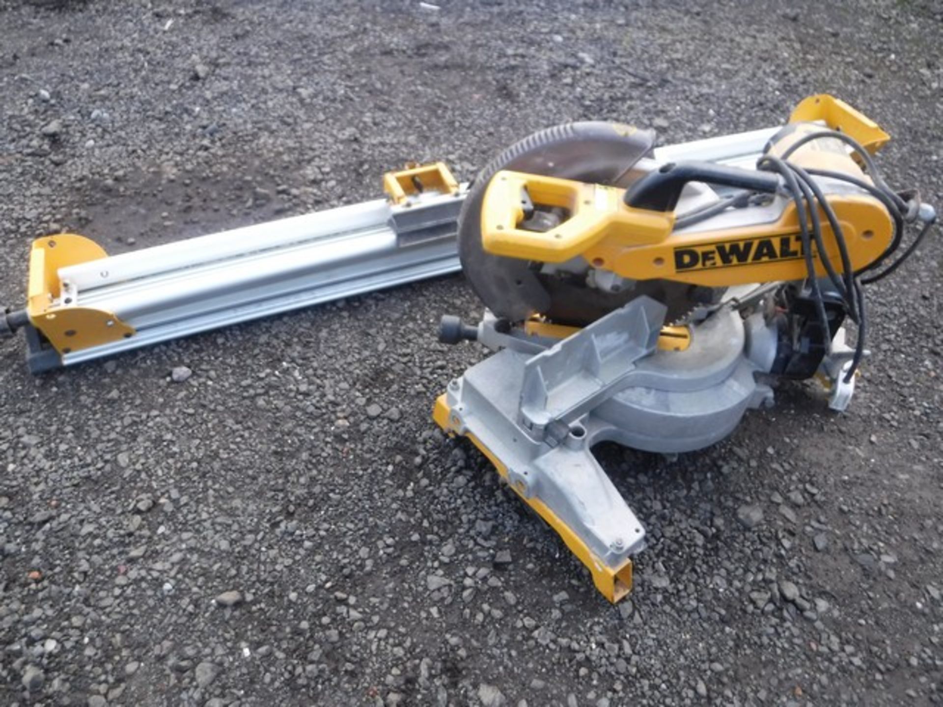 DEWALT CIRCULAR SAW C/W RUNNING/ROLLING BENCH - Image 8 of 8