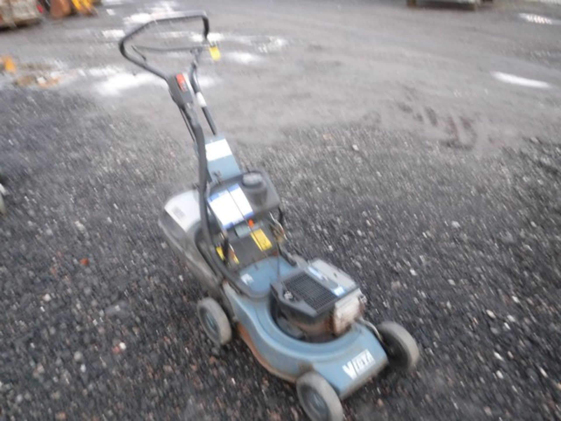 VICTA WALKALONG LAWN MOWER C/W BASKET SN - MCP462XV