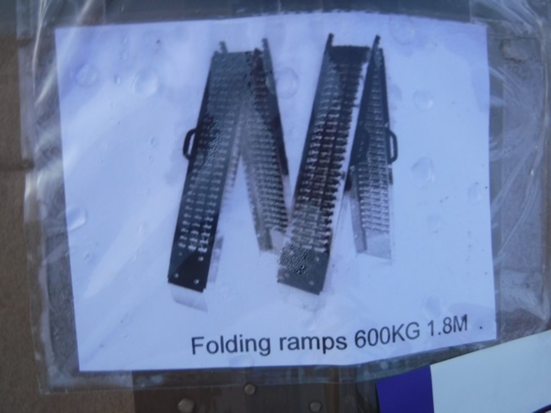 BOX CONTAINING SET OF FOLDING RAMPS 600KG 1.8m - Image 2 of 2