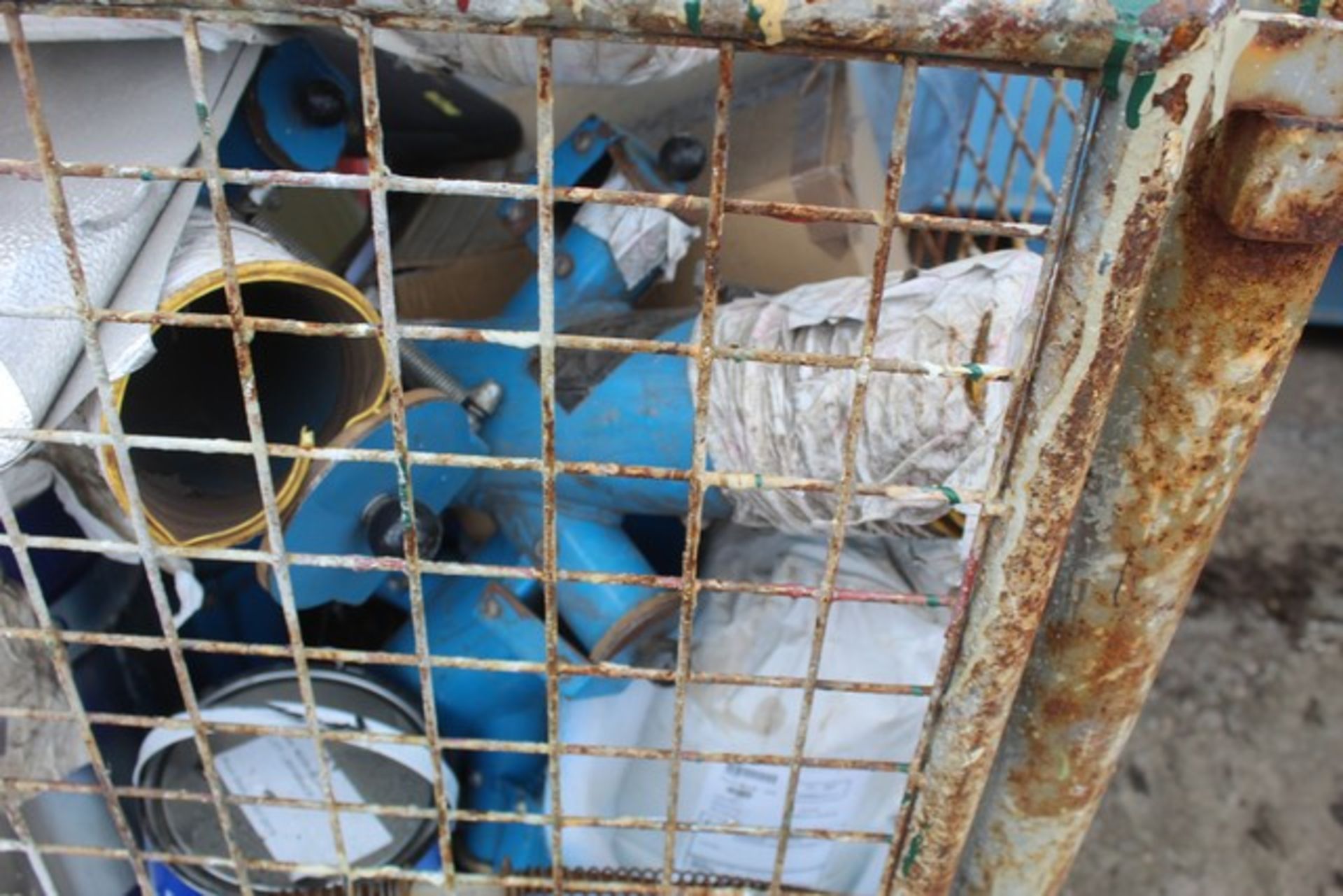 Mixed caged pallet of various equiptment, paints and flues - Image 4 of 6