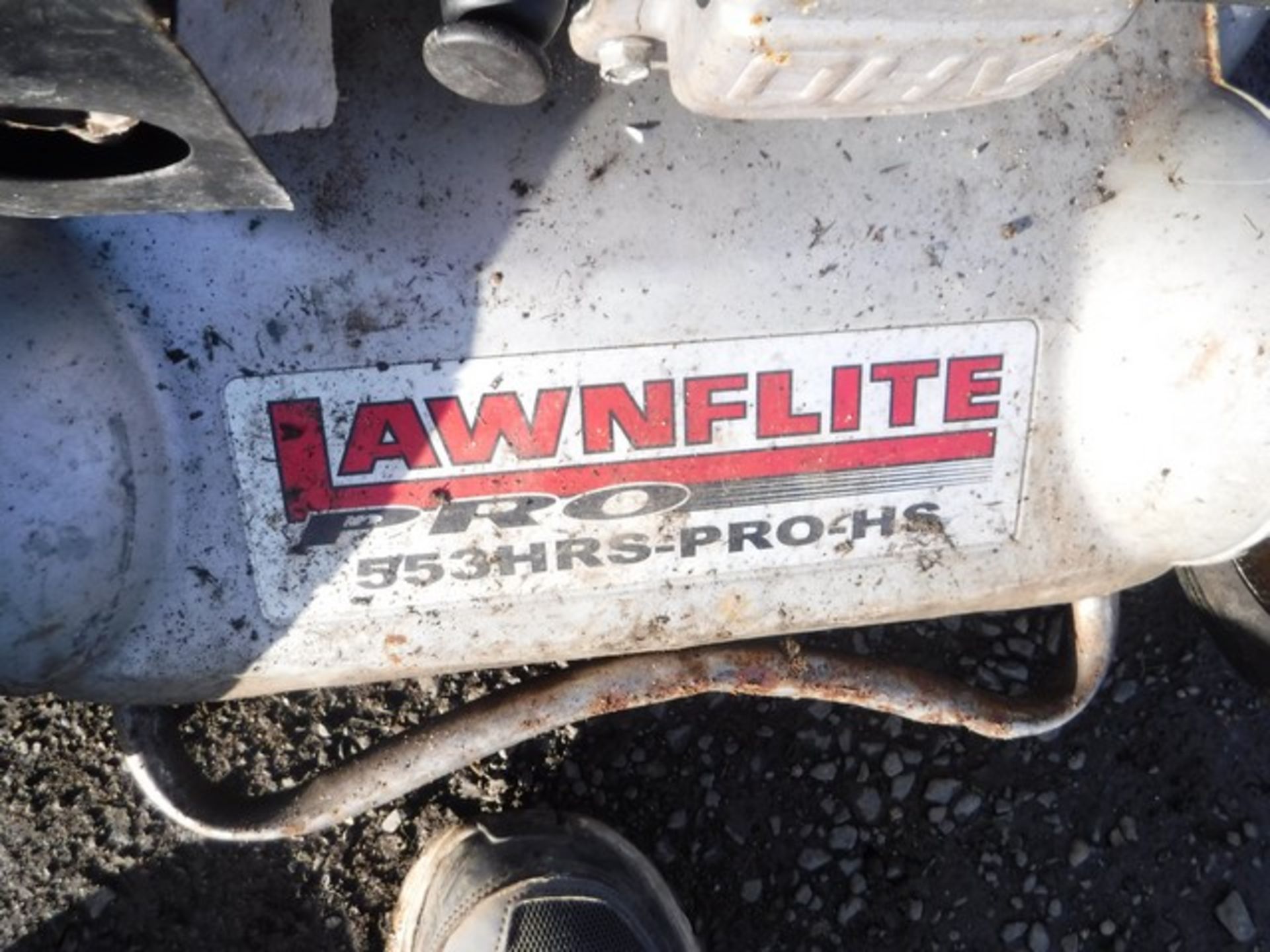 LAWNFLITE PRO S53 x4 AND HONDA GXV160 ENGINE PLUS 2 BASKETS