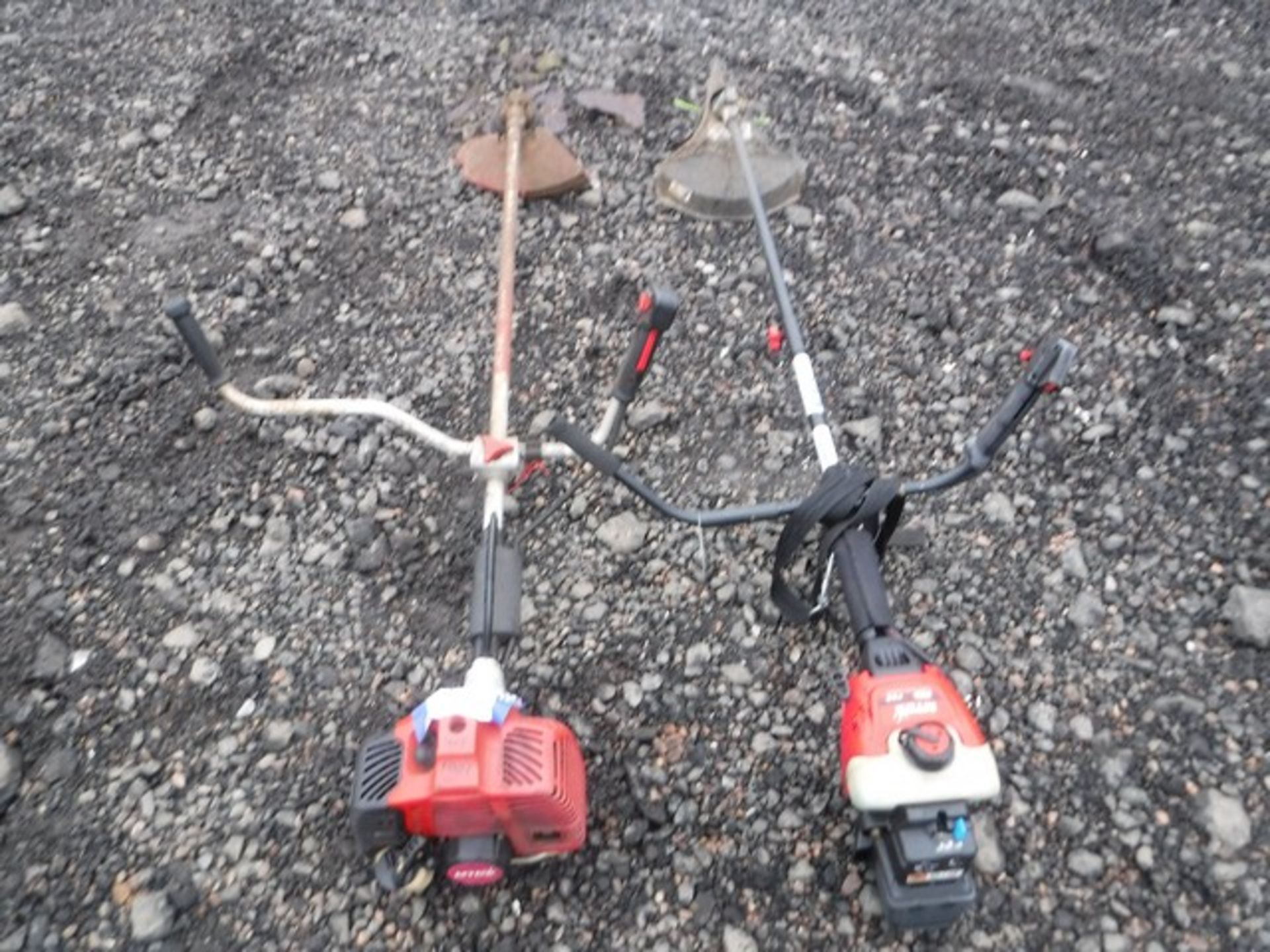 MTD DOUBLE HANDED STRIMMER x2