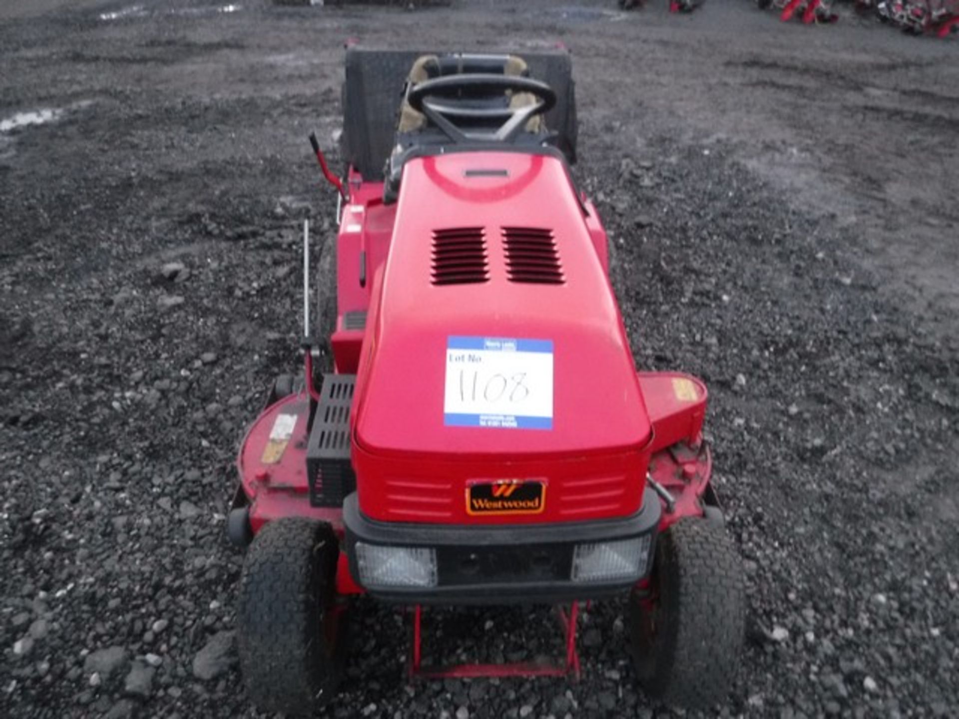 WESTWOOD RIDE ON MOWER C/W BASKET VANGUARD 18HPV TWIN ENGINE