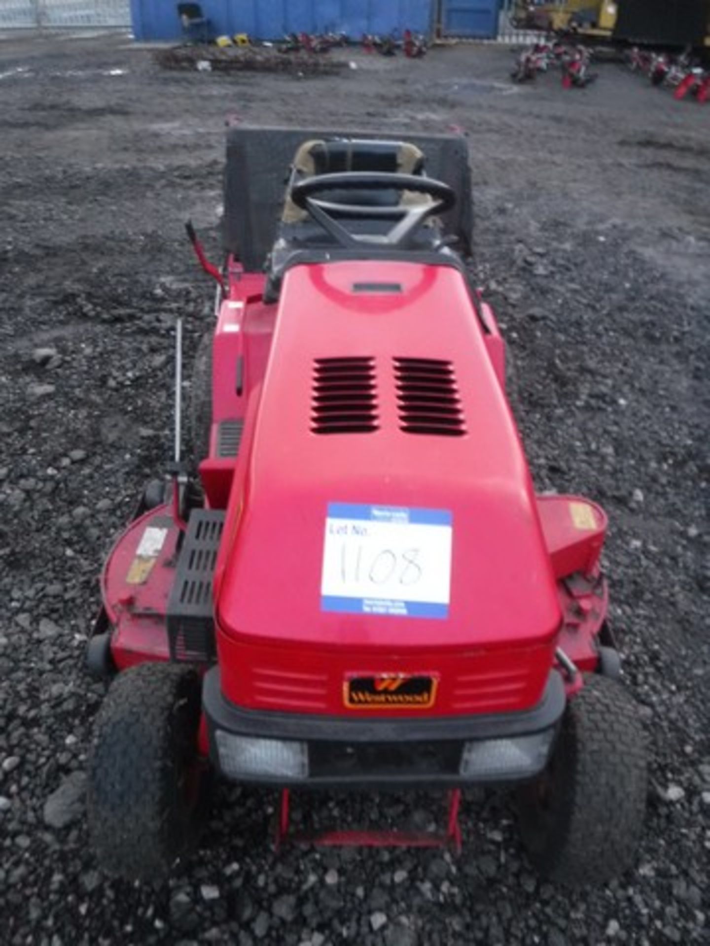 WESTWOOD RIDE ON MOWER C/W BASKET VANGUARD 18HPV TWIN ENGINE - Image 3 of 16