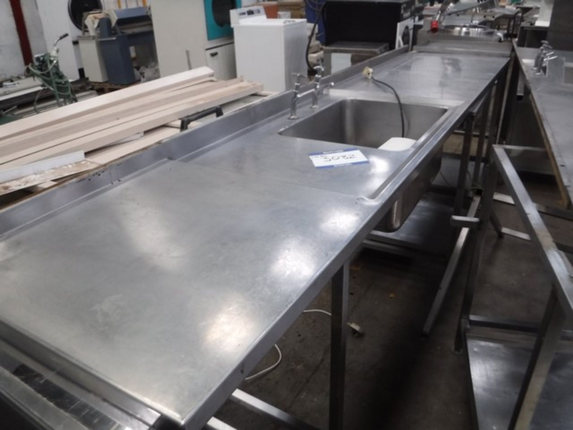 STAINLESS STEEL BENCH WITH SINK 3000x660