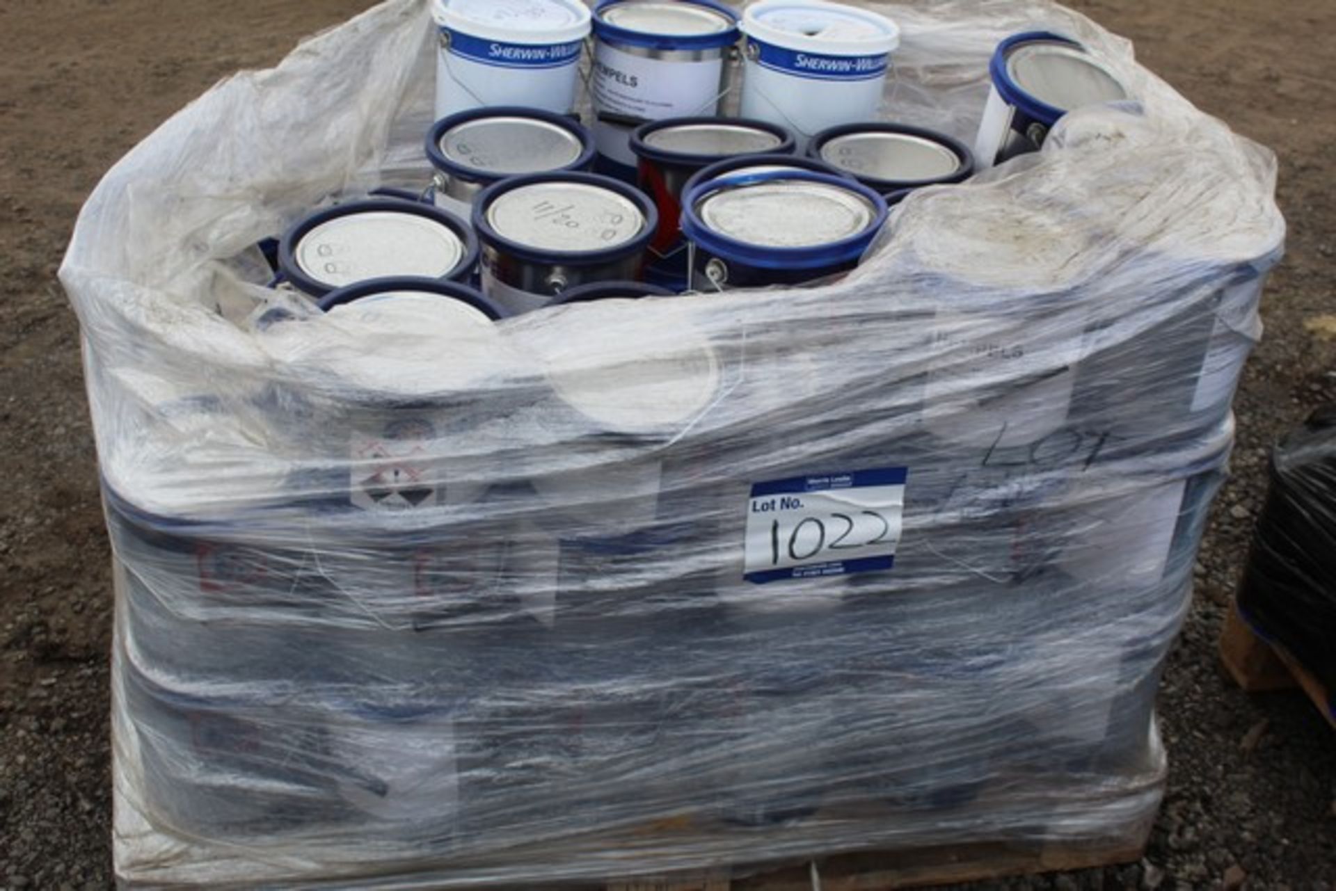 Mixed pallet of Hempel curing agent 95570, Hempel aggregate 977GB approx total 40 tins