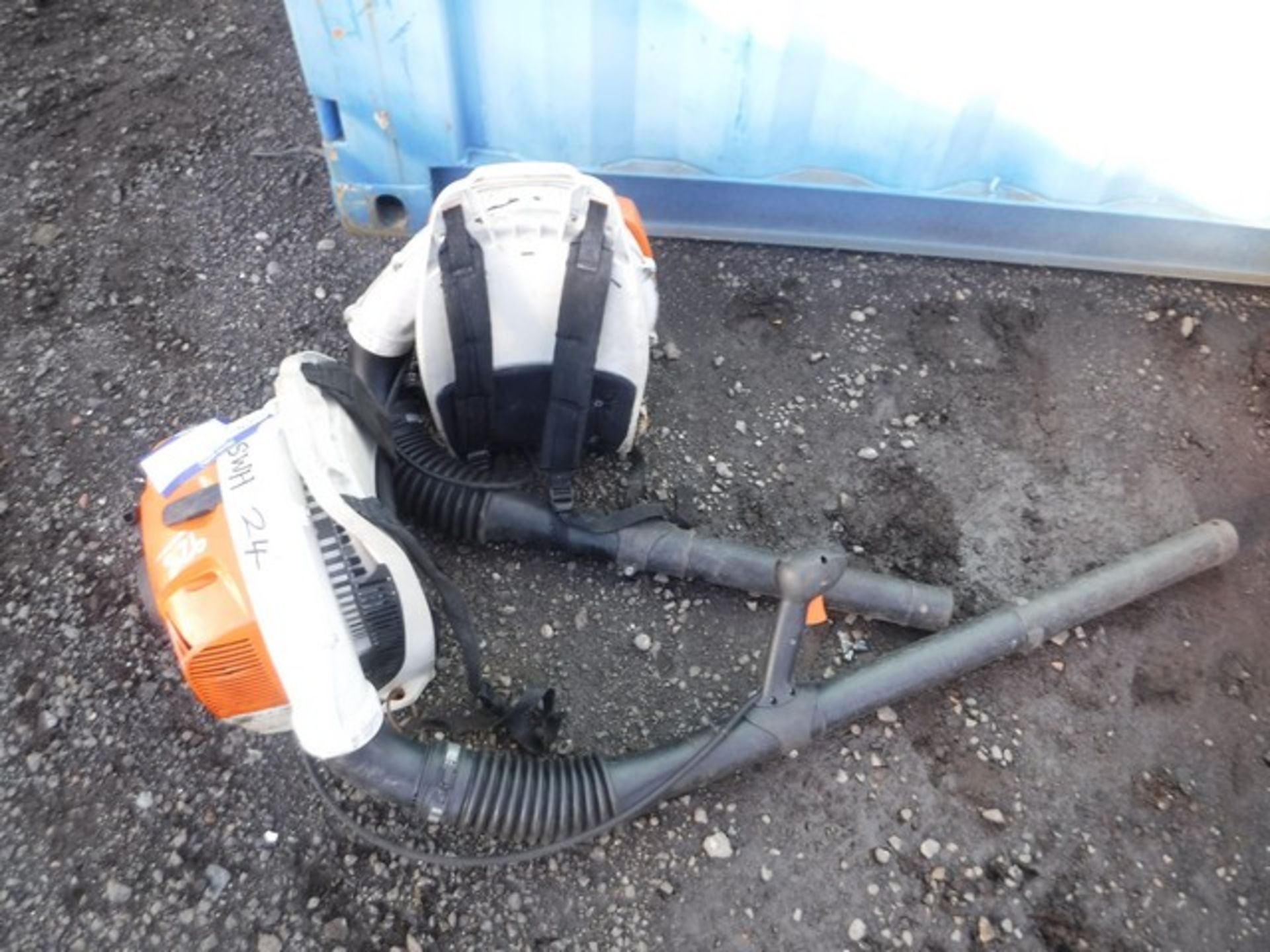 STIHL BR350 PETROL LEAFBLOWER AND HARNESS x2 - Image 2 of 3