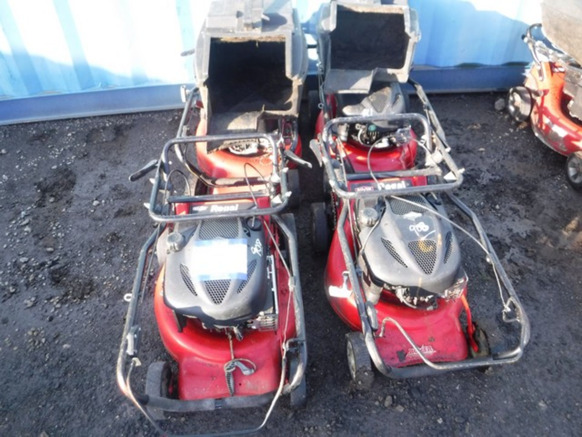 ROVER REGAL 6SDE WALKALONG MOWER x4 PLUS 2 BASKET - Image 2 of 4