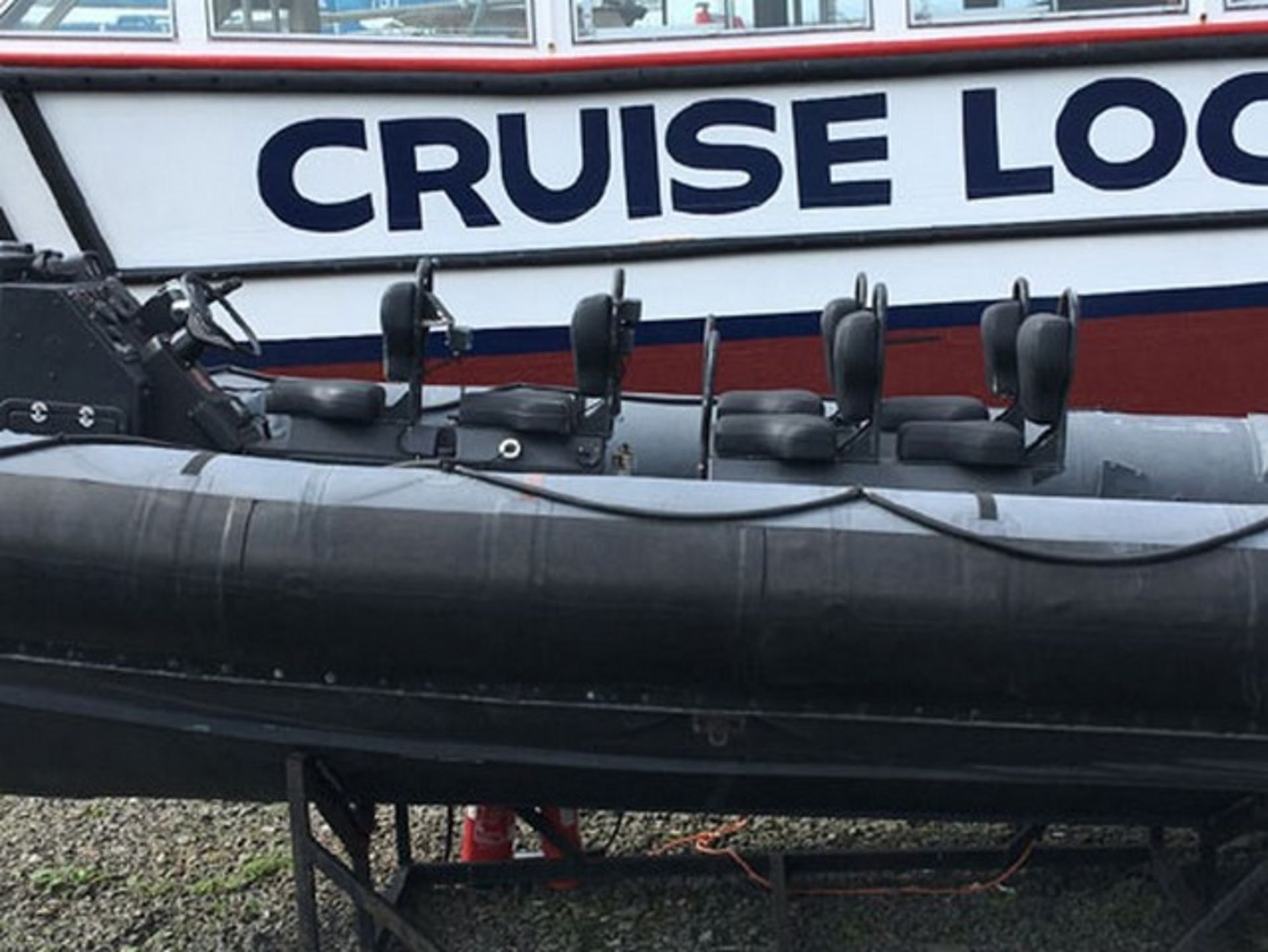 HALLMATIC ARTIC 28 NAVY DIVE RIB BOAT C/W NEW MARINER OPTIMAX 125 ENGINES x2 APPROX 4HRS ON EACH - Image 3 of 15