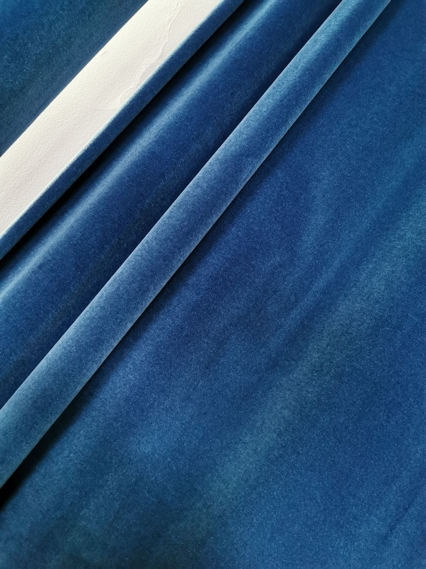 Tall curtains aprox 15ft x 7ft Navy blue - Image 2 of 2