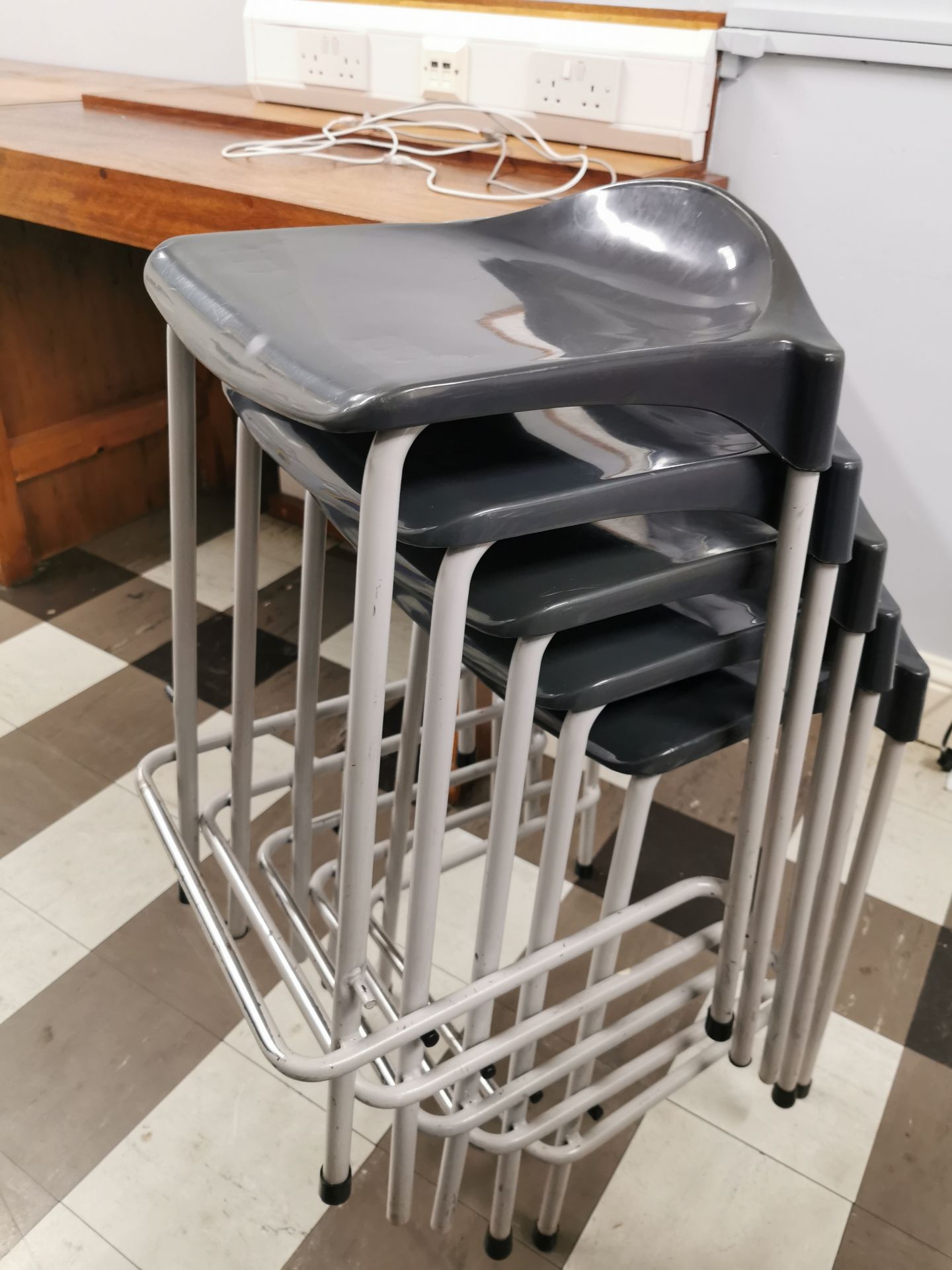 5x Grey plastic stools