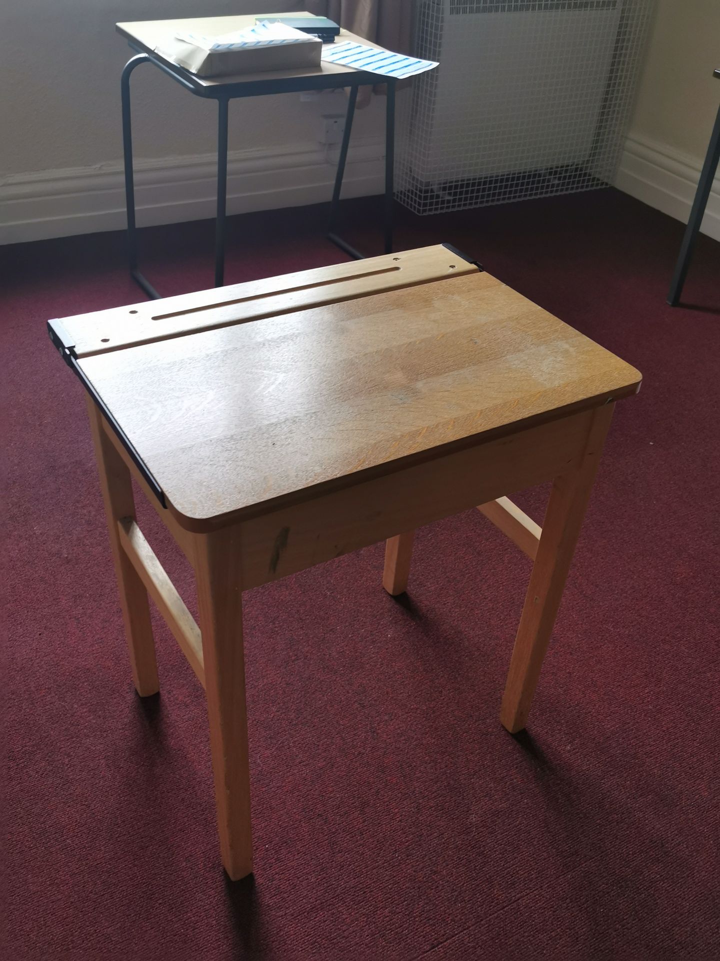 1970's king school orignal puplies desk