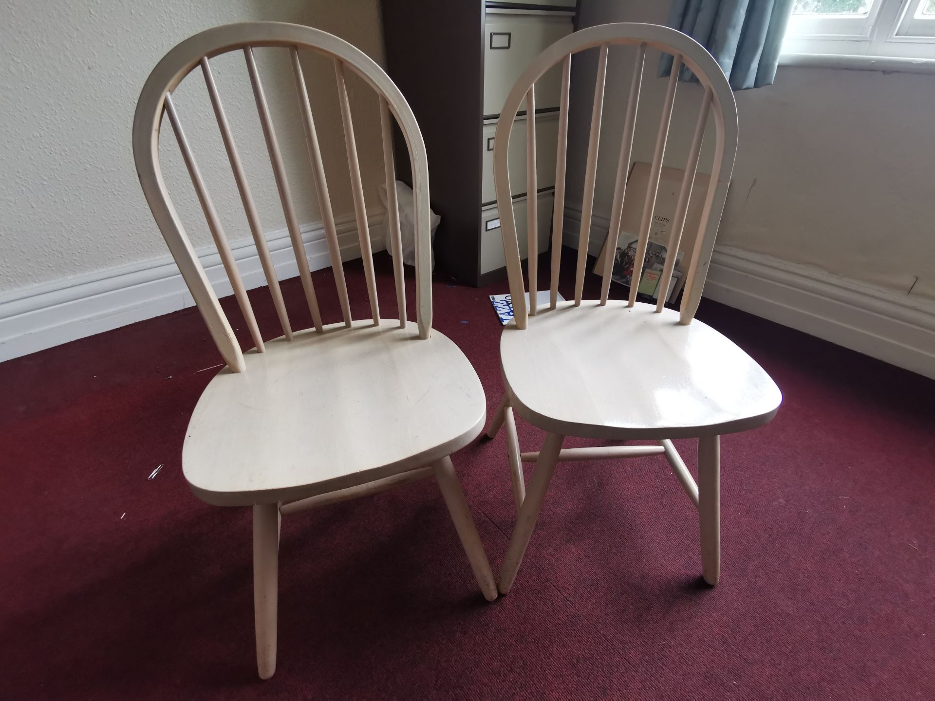 2x wooden chairs