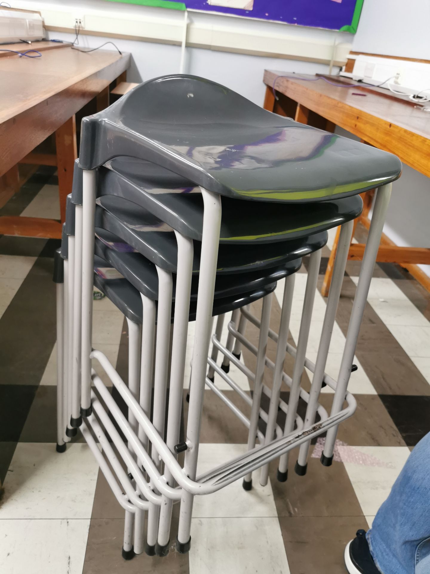 5x Grey plastic stools