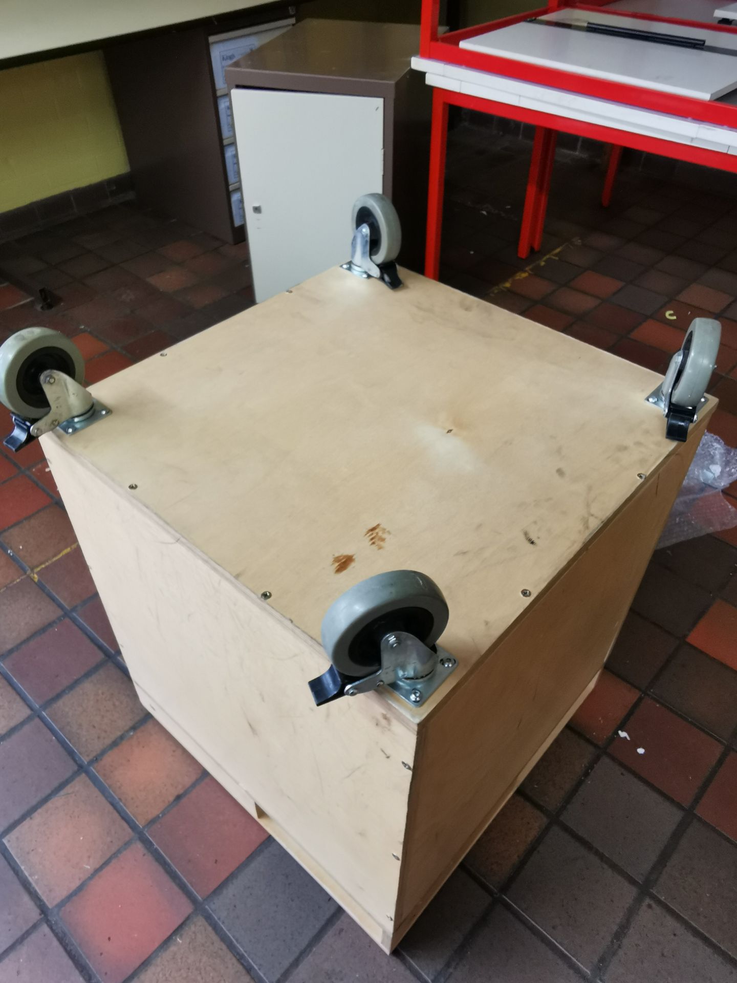 4x Wooden project trolleys - Image 2 of 2