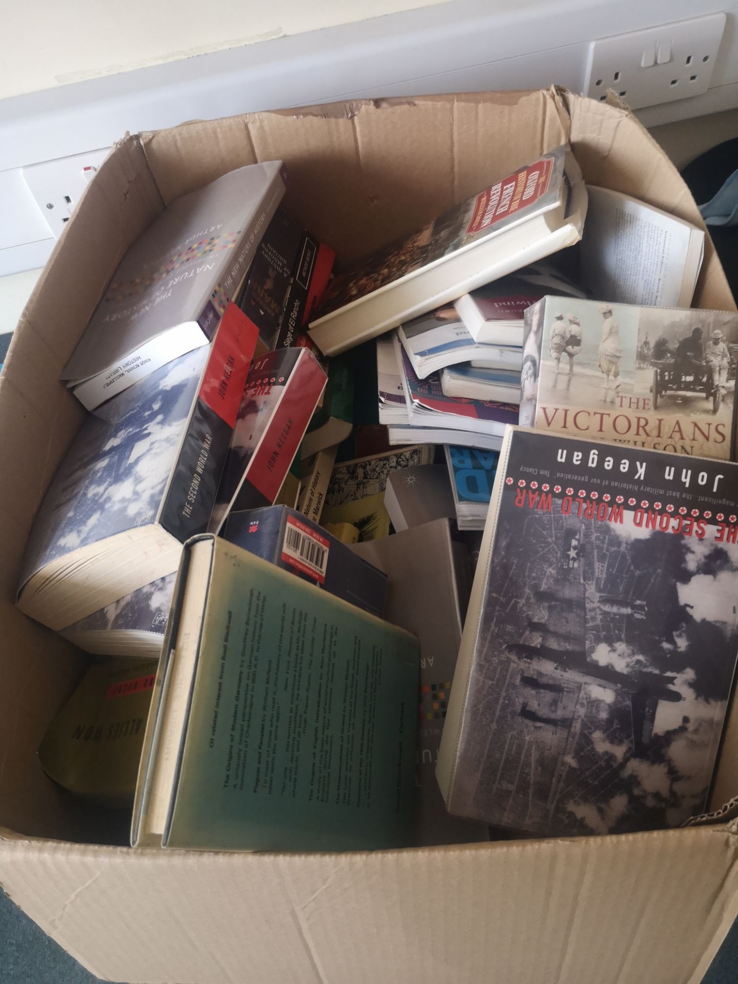 assorted box of books - Image 2 of 2