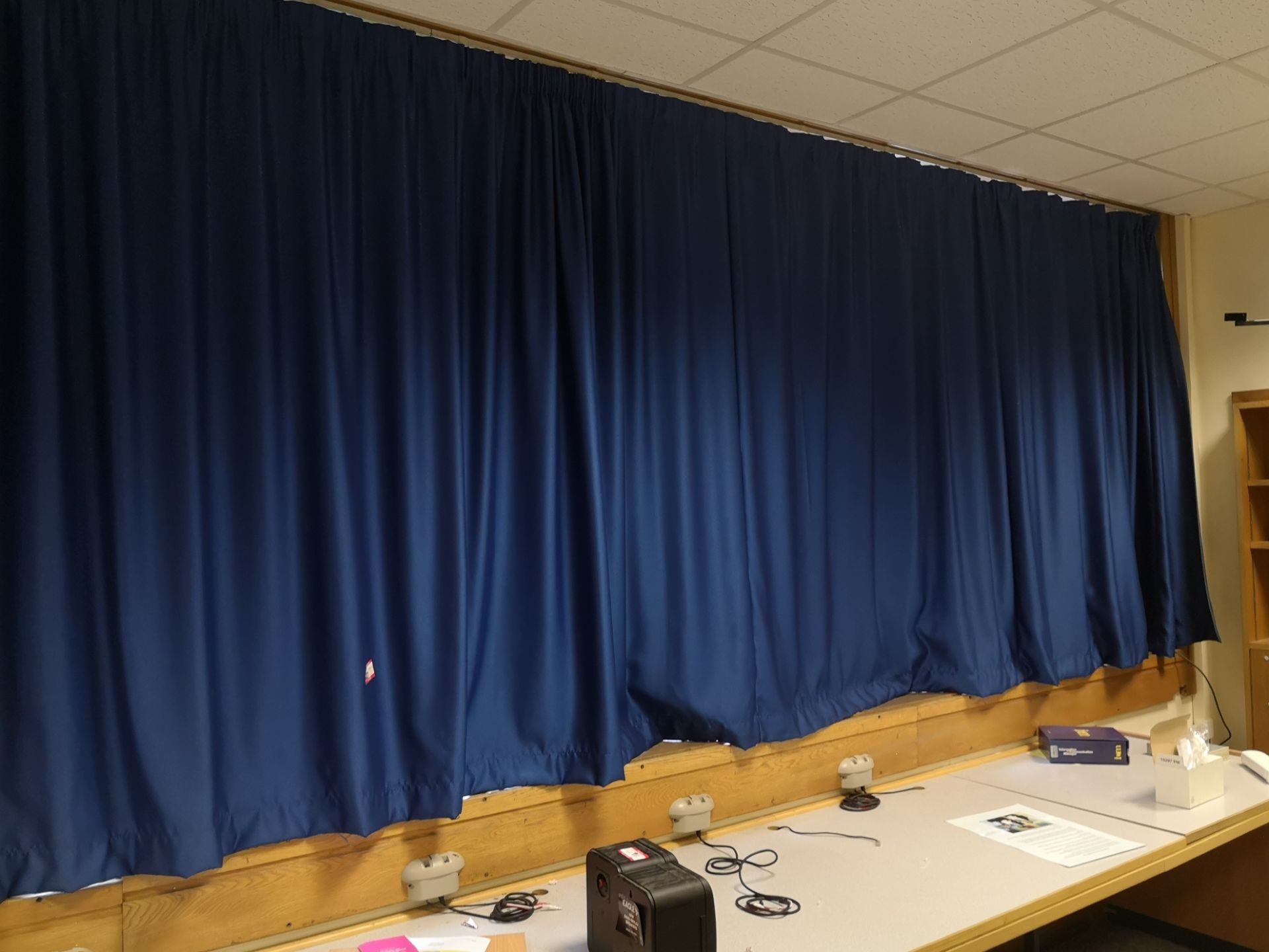 Pair of Blue curtains 3.5m x 1.80m x2 - Image 2 of 2