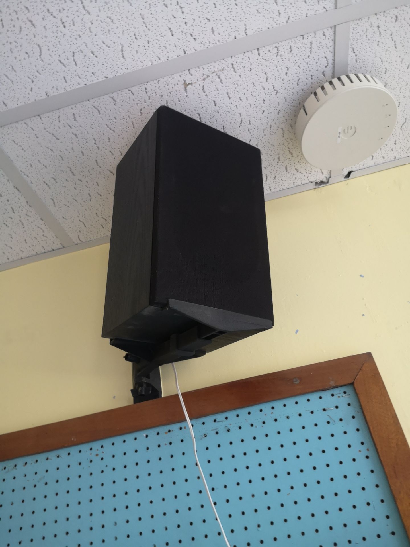 Pair of AR black speakers with wall mounts - Image 2 of 2