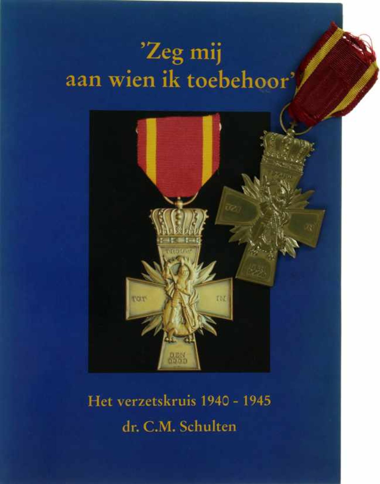 Nederland / Netherlands - WOII, naslag Verzetskruis Postuum uit 1946, met bijbehorend boek 'Zeg