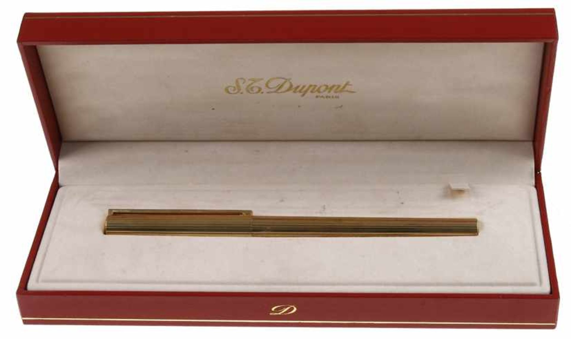 Gold plated fountain pen with 18ct gold nib, S.T. Dupont in original case