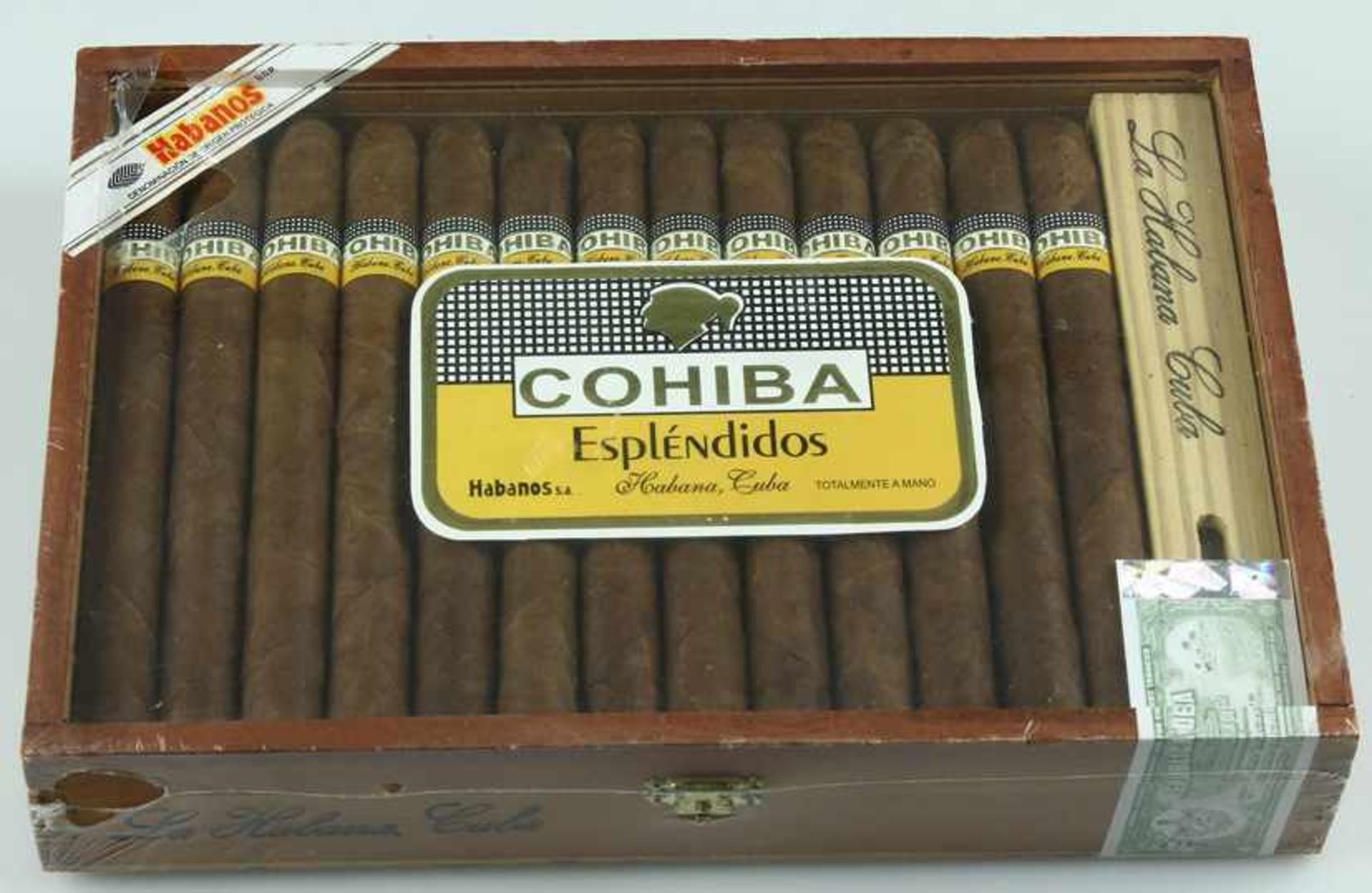 Kistje met 25 Cubaanse sigaren, Cohiba Espléndidos, verzegeld en geseald