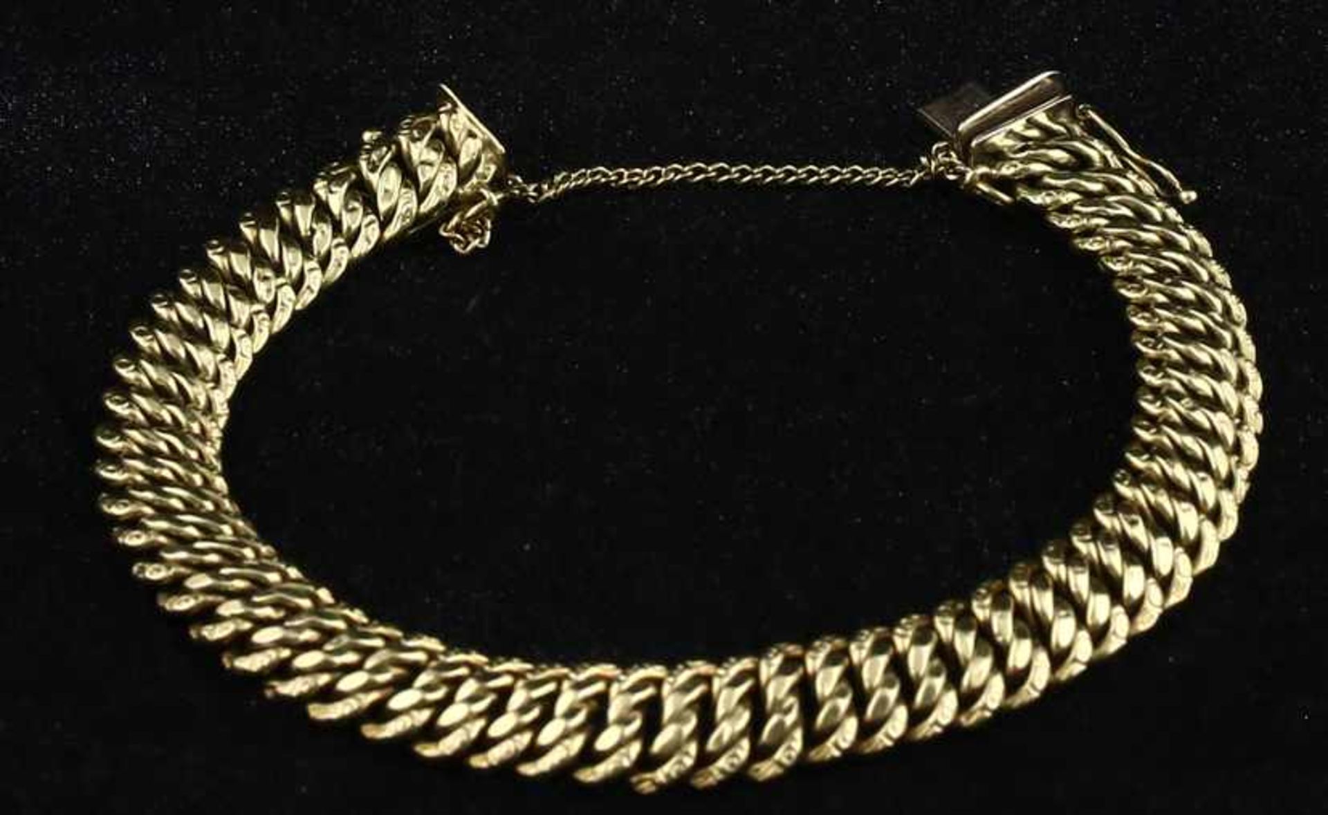 14k yellow gold braided-link bracelet with partially engraved links - 20 cm -