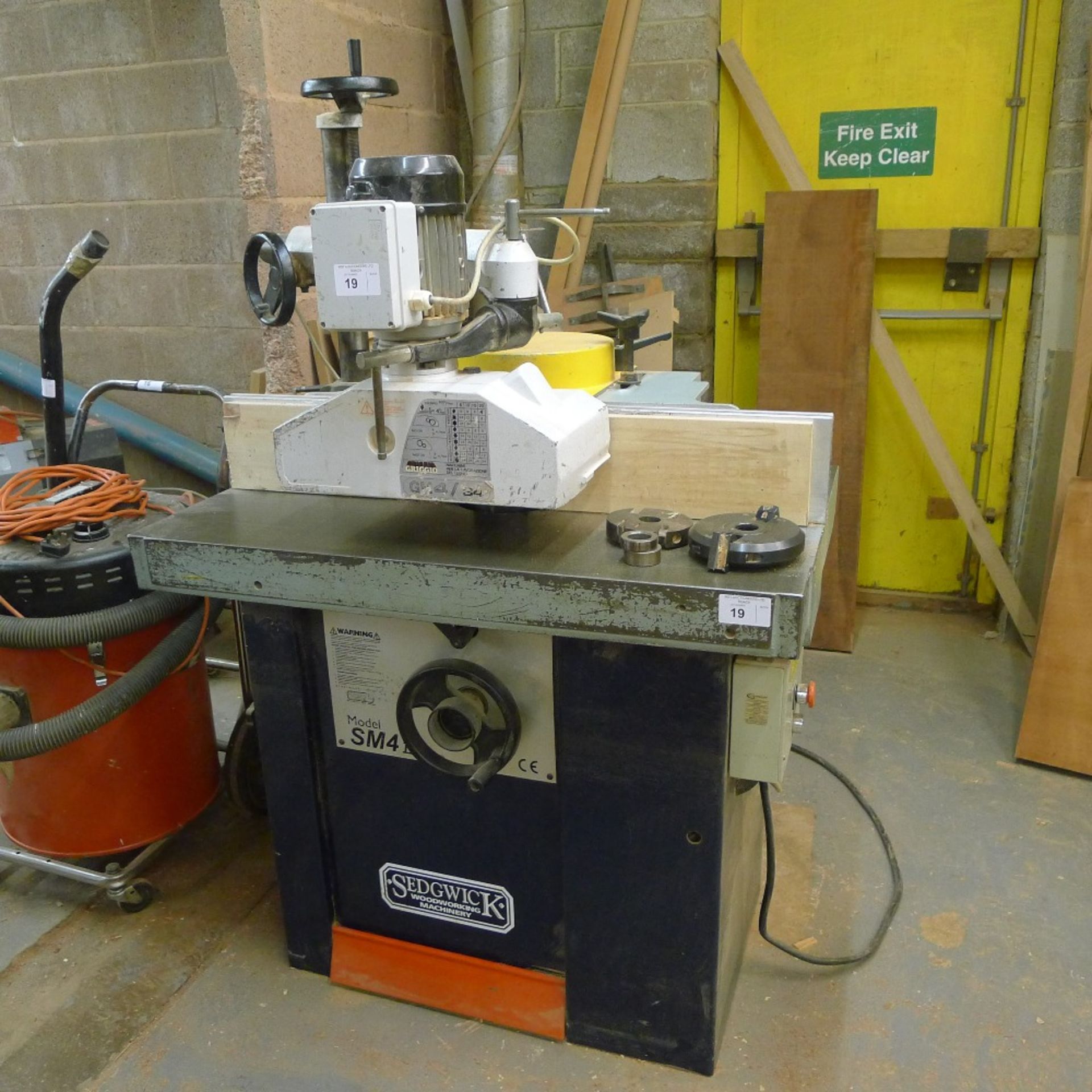 1 spindle moulder by Sedgwick type SM4 II, 3ph with 1 cutter block (fitted), 2 other cutter blocks