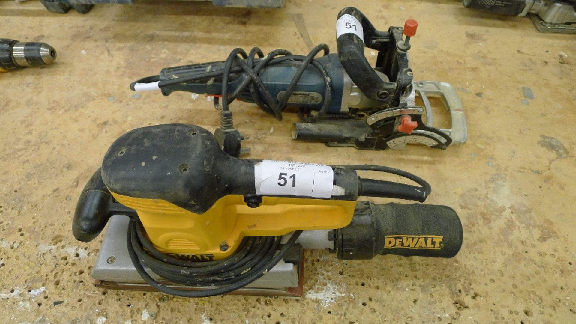 1 Dewalt D26421 sander, 240v and 1 Silverline biscuit jointer, 240v