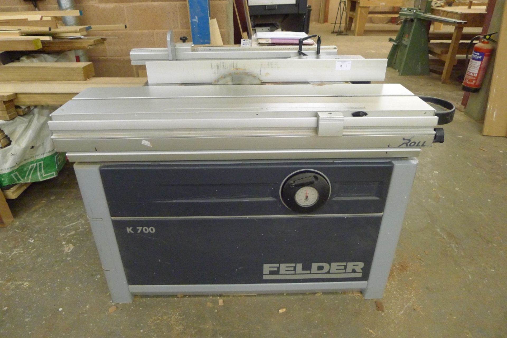 1 sliding panel table saw by Felder type K-700, YOM 2015, 3ph with 1 blade fitted, supplied with 9