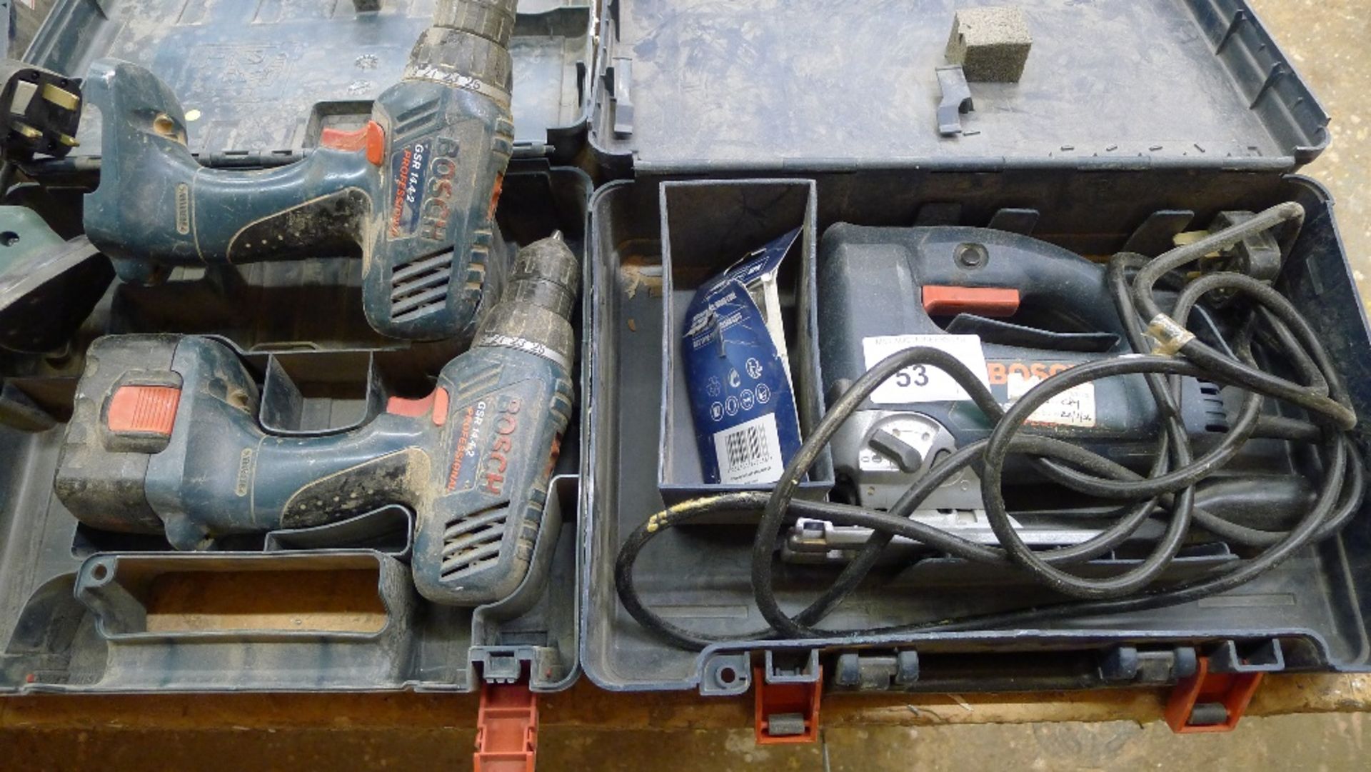 5 various Bosch tools comprising 1 x sander, 1 x detail sander, 1 x jigsaw and 2 cordless drills - Image 3 of 3