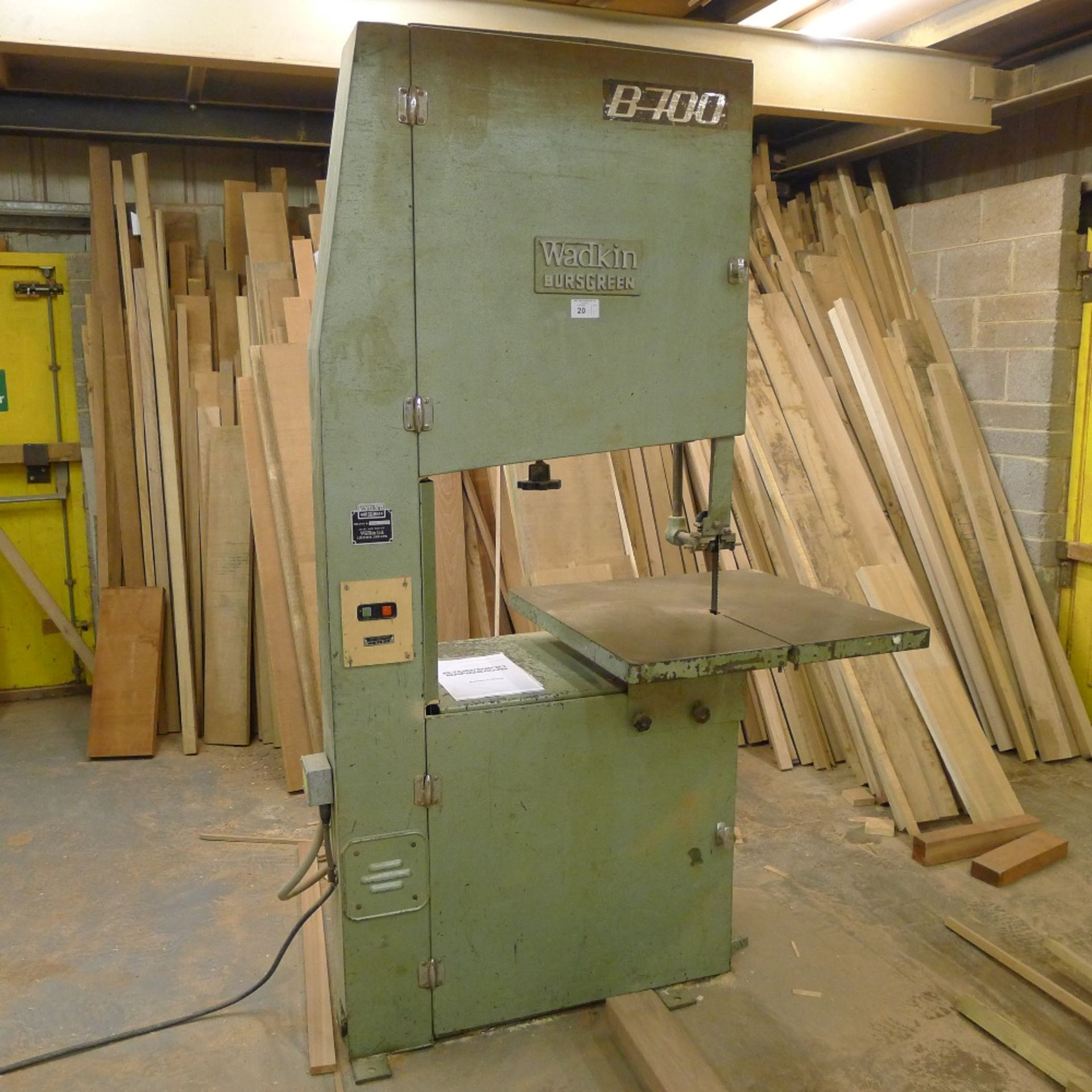 1 Wadkin Bursgreen band saw type B700 no. 72240, 3ph with 1 blade (fitted) and 5 other spare