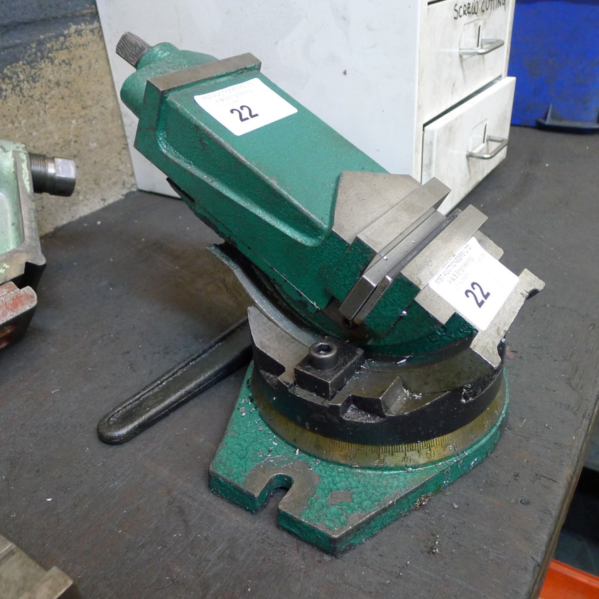 1 tilting rotary milling vice