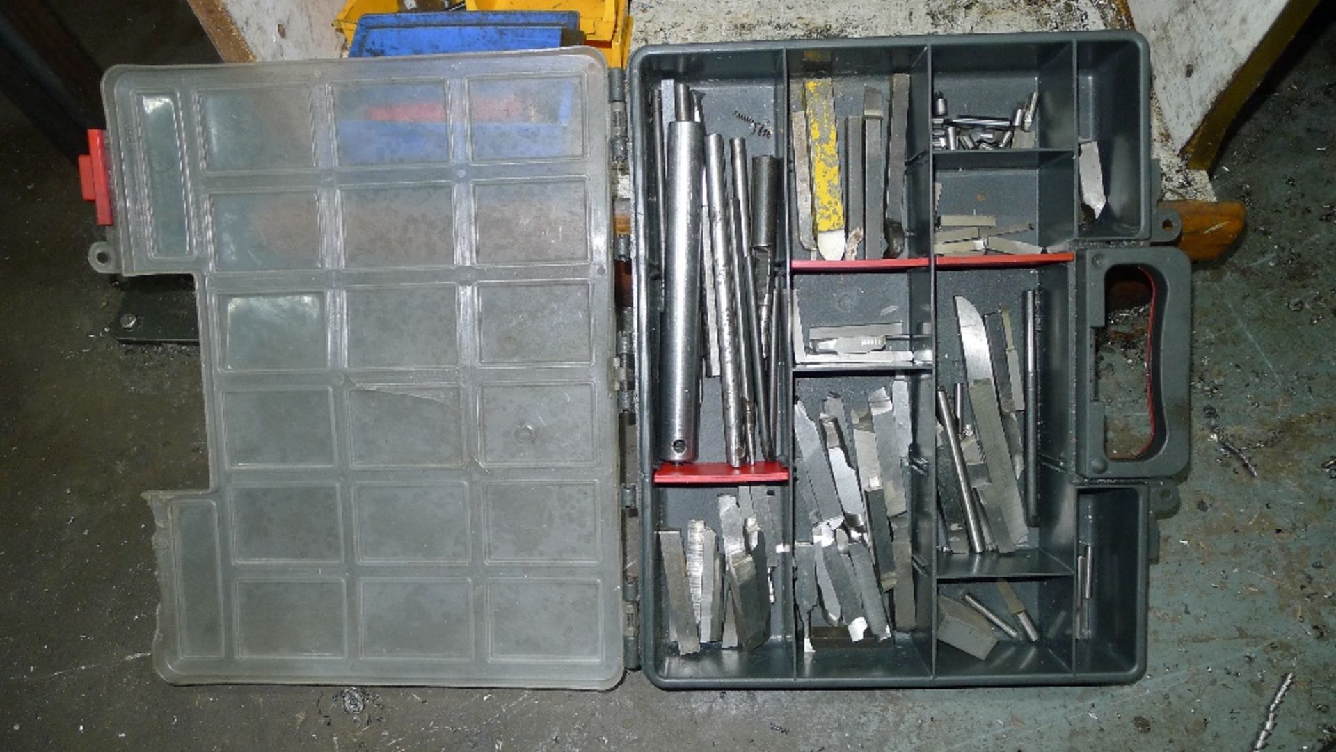 1 rack containing various tooling including chuck jaws, tool holders, spinning centres, collet - Image 5 of 5