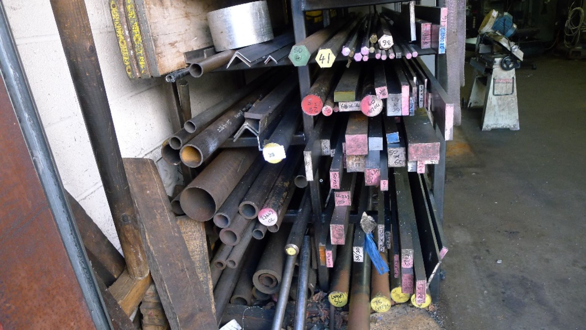 1 steel stock storage rack containing a quantity of flat bar, round bar, plastic / nylon / metal - Image 4 of 6
