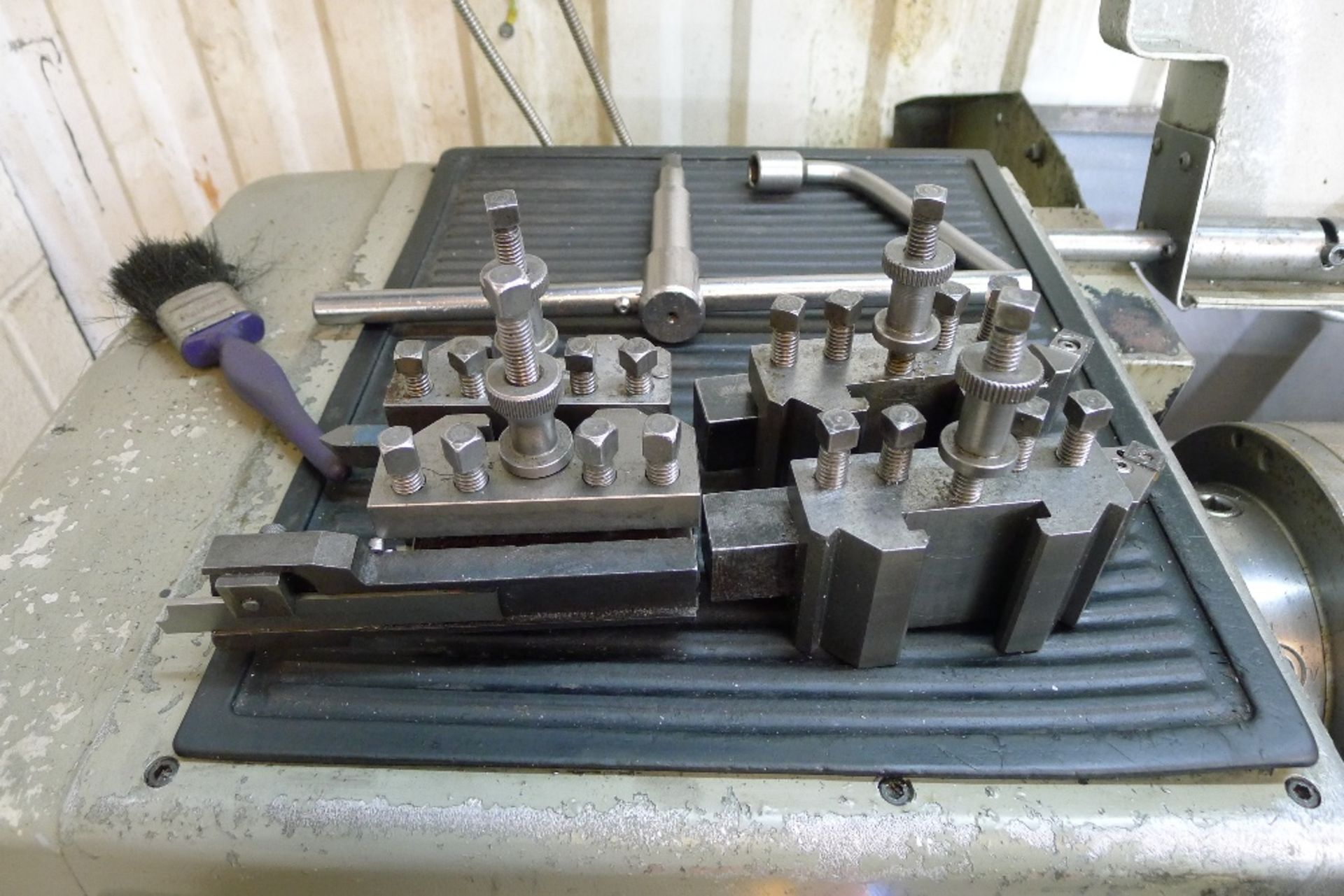 1 Colchester centre lathe type Triumph 2000 serial no. 6/0048/28923, 3ph, overall bed length 1.3m, - Image 7 of 11