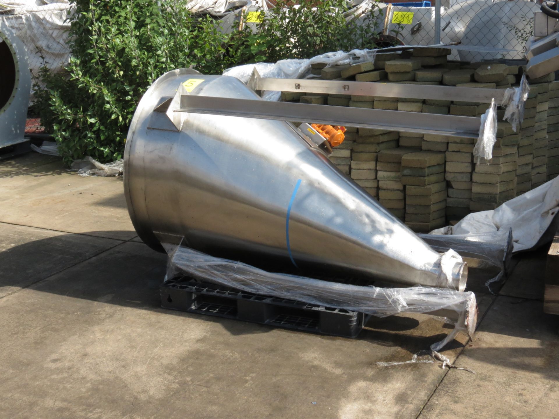S/S Vibratory Hopper for Bulk Bag Filling of Powders, Includes Screens - Image 3 of 18