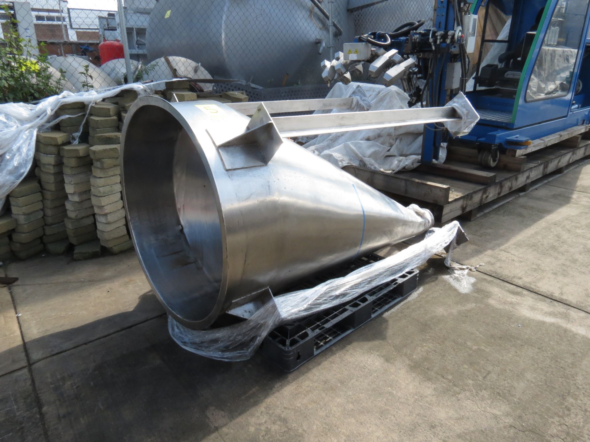S/S Vibratory Hopper for Bulk Bag Filling of Powders, Includes Screens - Image 4 of 18