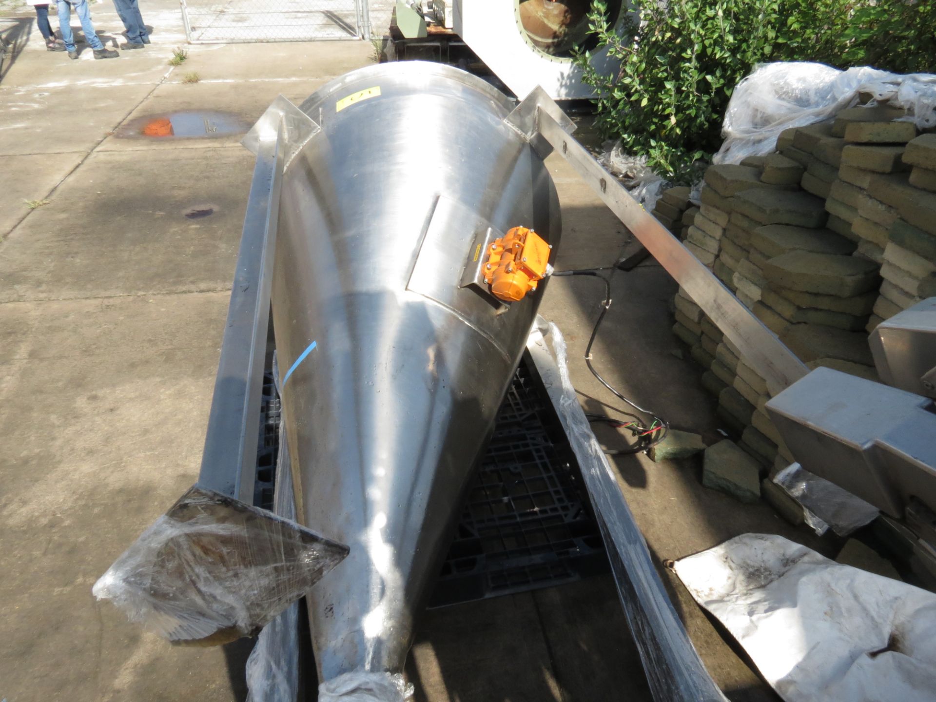 S/S Vibratory Hopper for Bulk Bag Filling of Powders, Includes Screens - Image 8 of 18