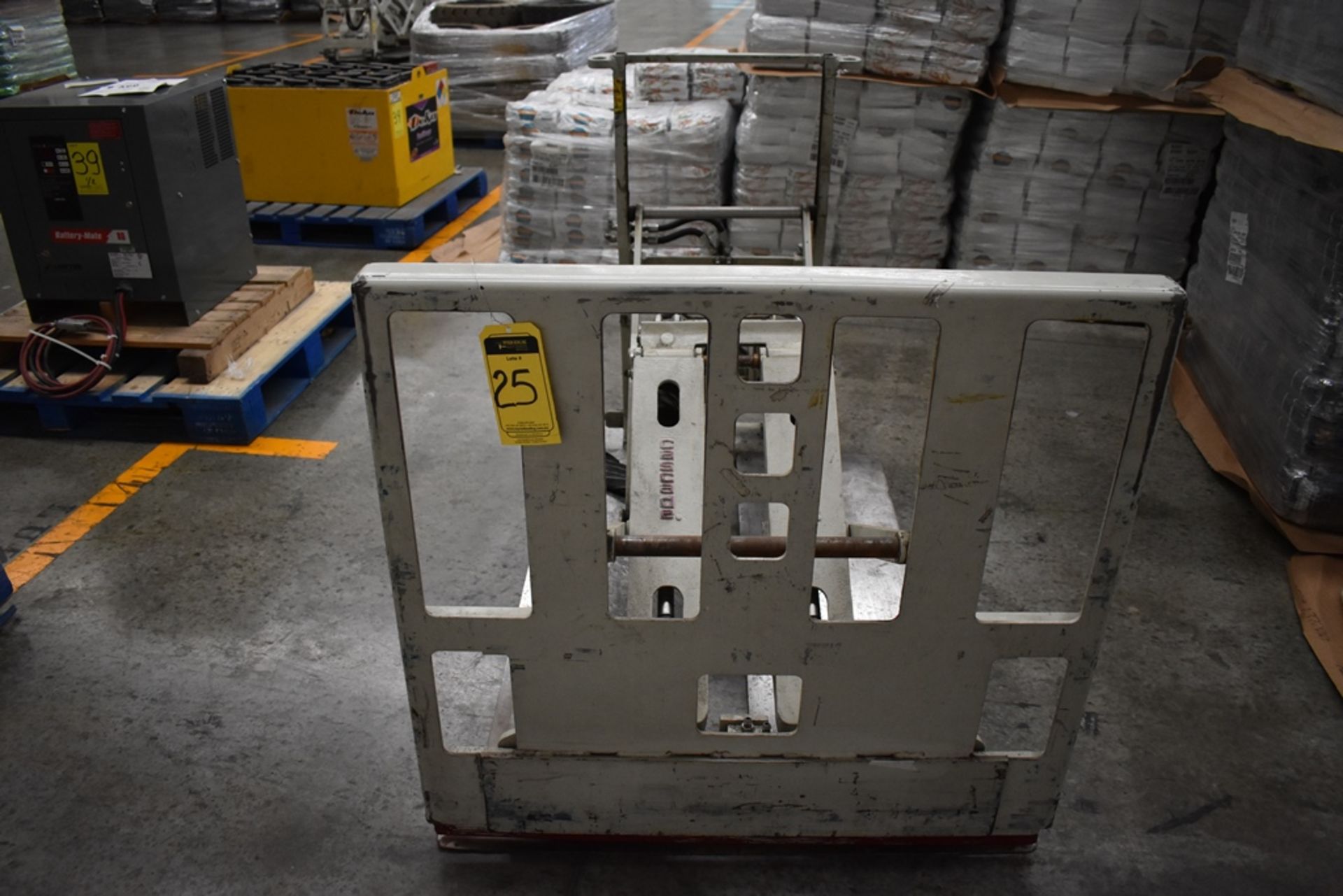 Cascade Push Pull Attachment, 1,586 KG Capacity, 24 Shift, Model 35E-QPV-Q002R3, S/N PTL1027987-1R3 - Image 9 of 11