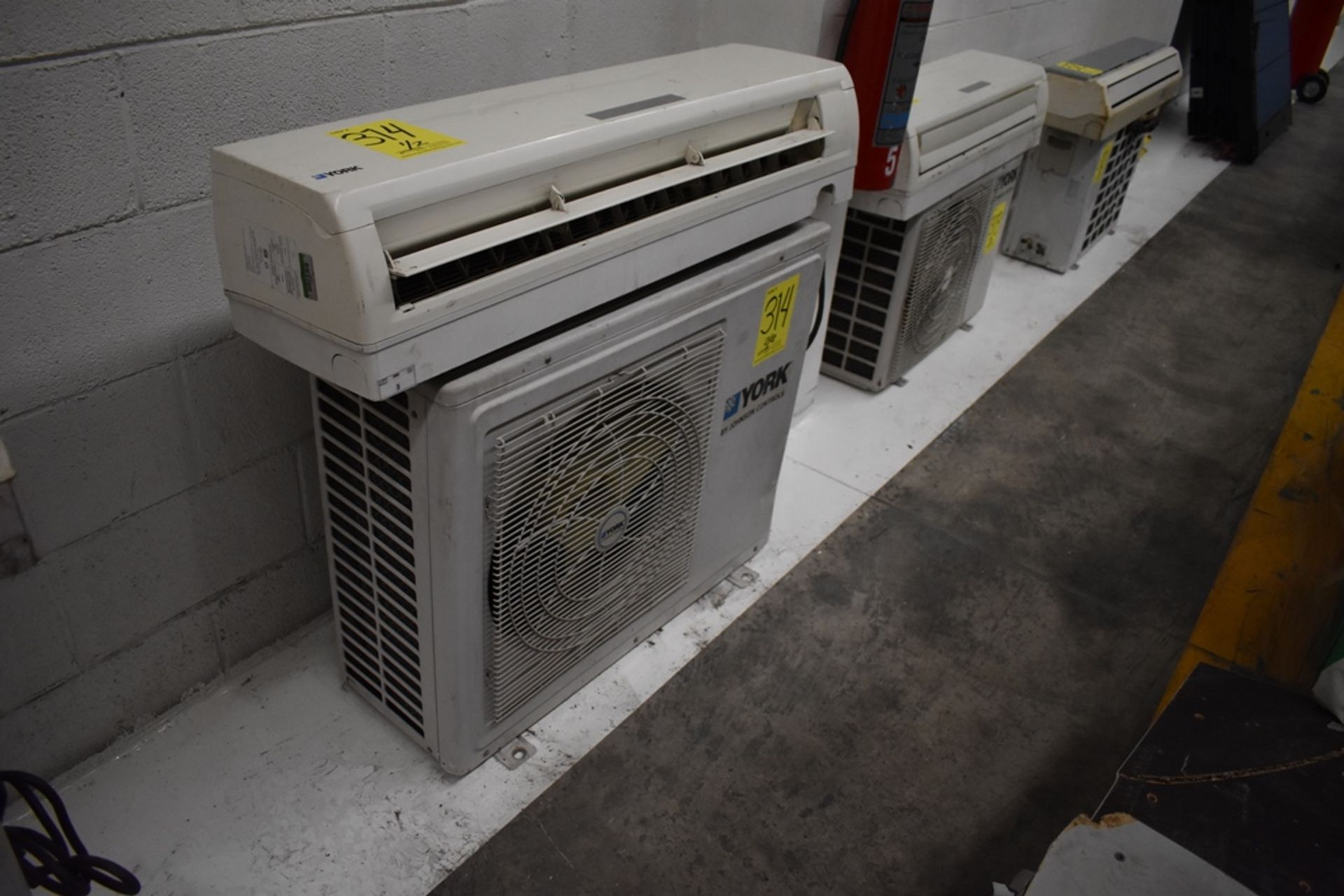 Mini Split brand York with capacity of 18,000 BTU/h - Image 3 of 6