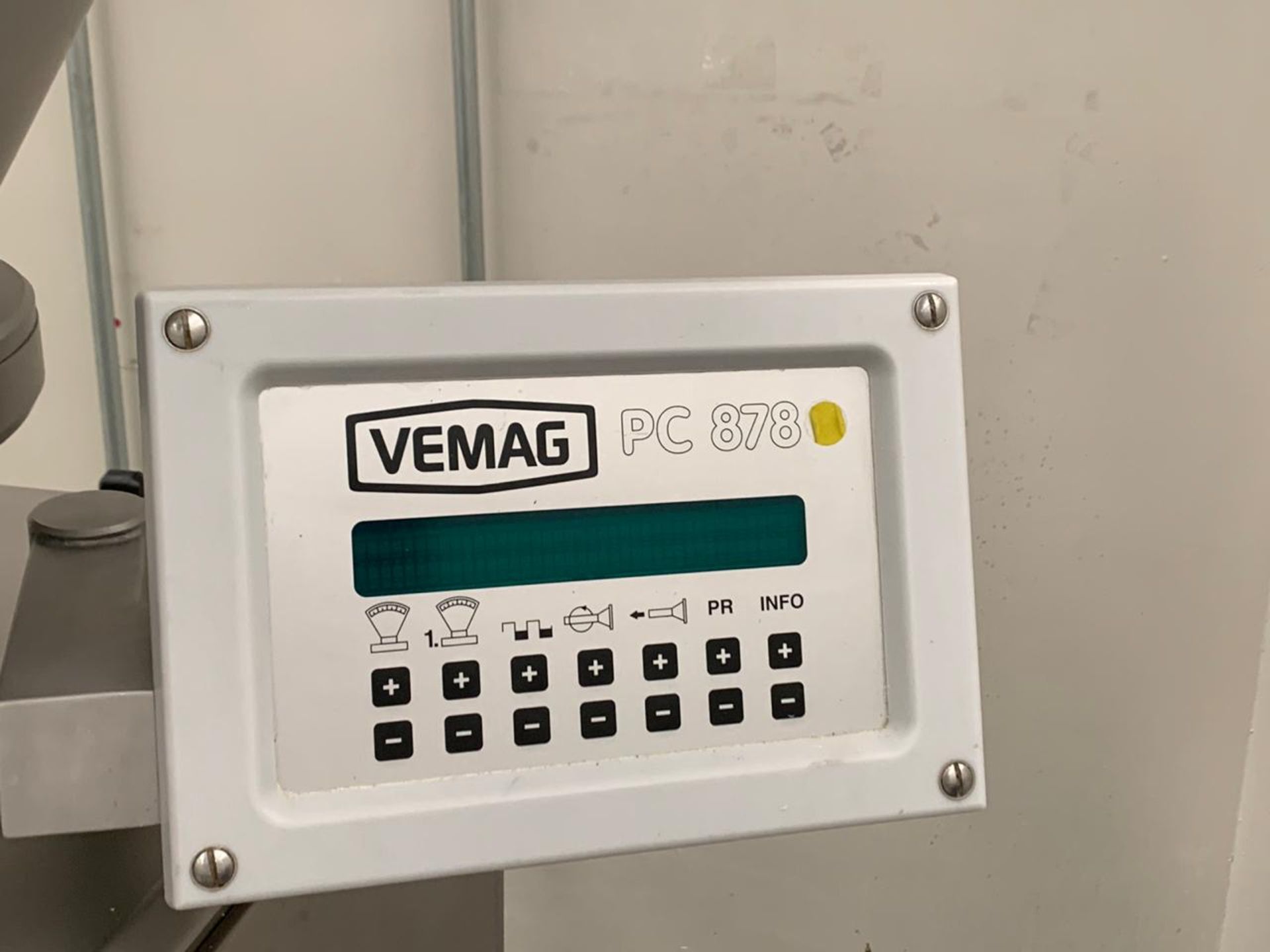 Vemag Robot 500 Pneumatic Dispenser SN 1284993, with PLC Model PC878 - Image 31 of 37