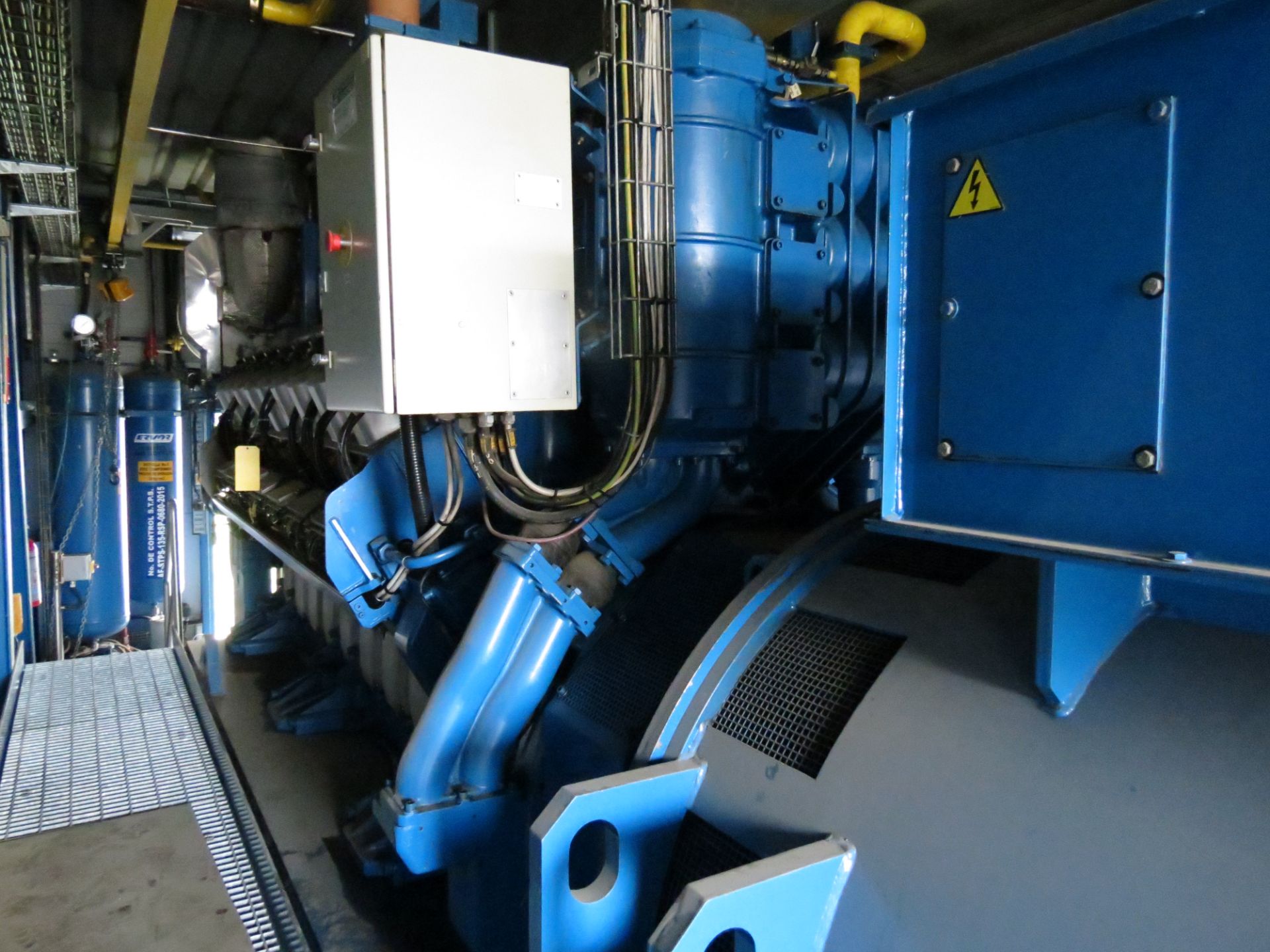 2001 Leroy Somer Emergency plant 18-cylinder Generator model LSA 56 L6-6P of 2840 KW/ 3550KVA - Image 3 of 73