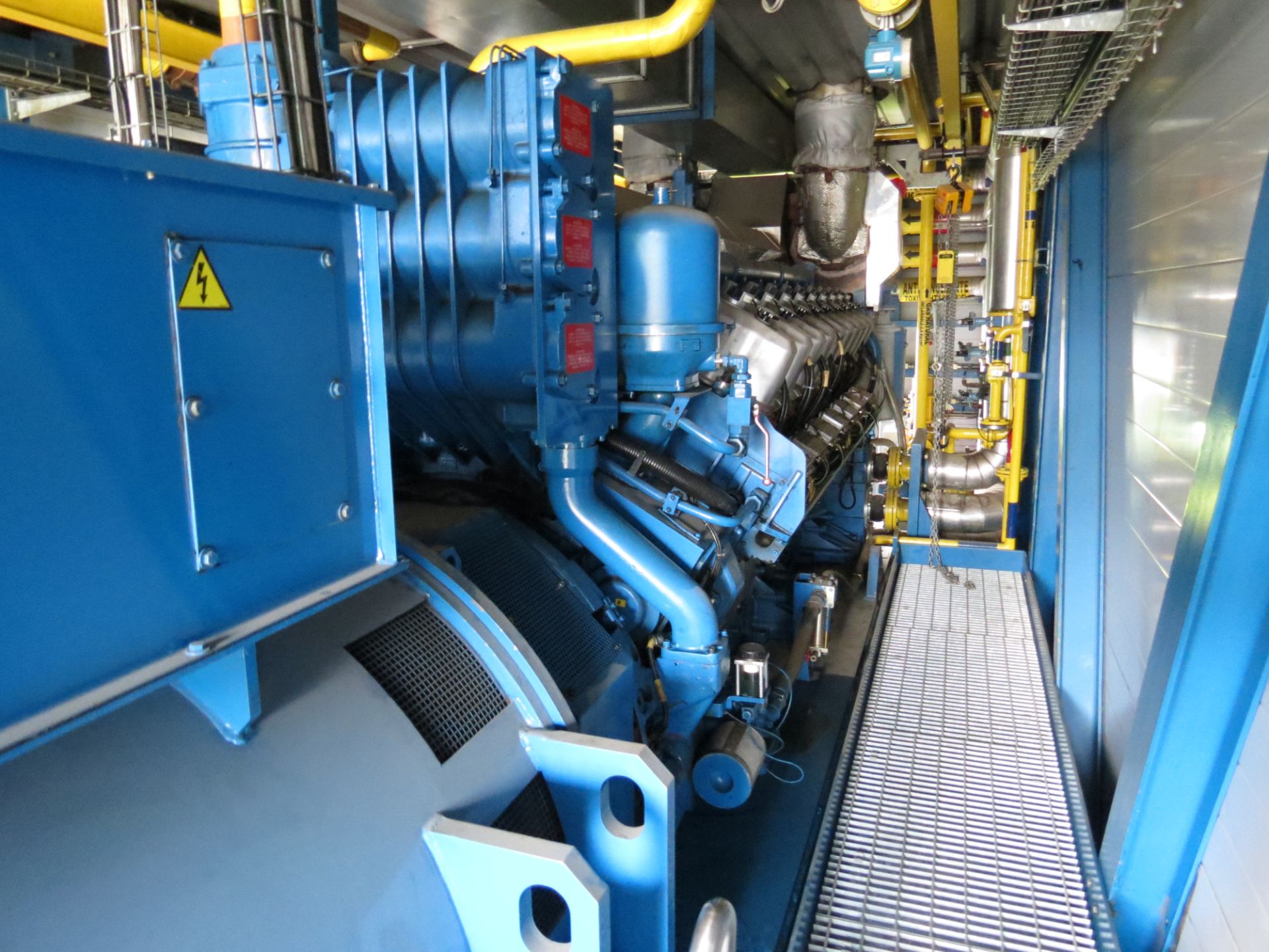 2001 Leroy Somer Emergency plant 18-cylinder Generator model LSA 56 L6-6P of 2840 KW/ 3550KVA - Image 14 of 73
