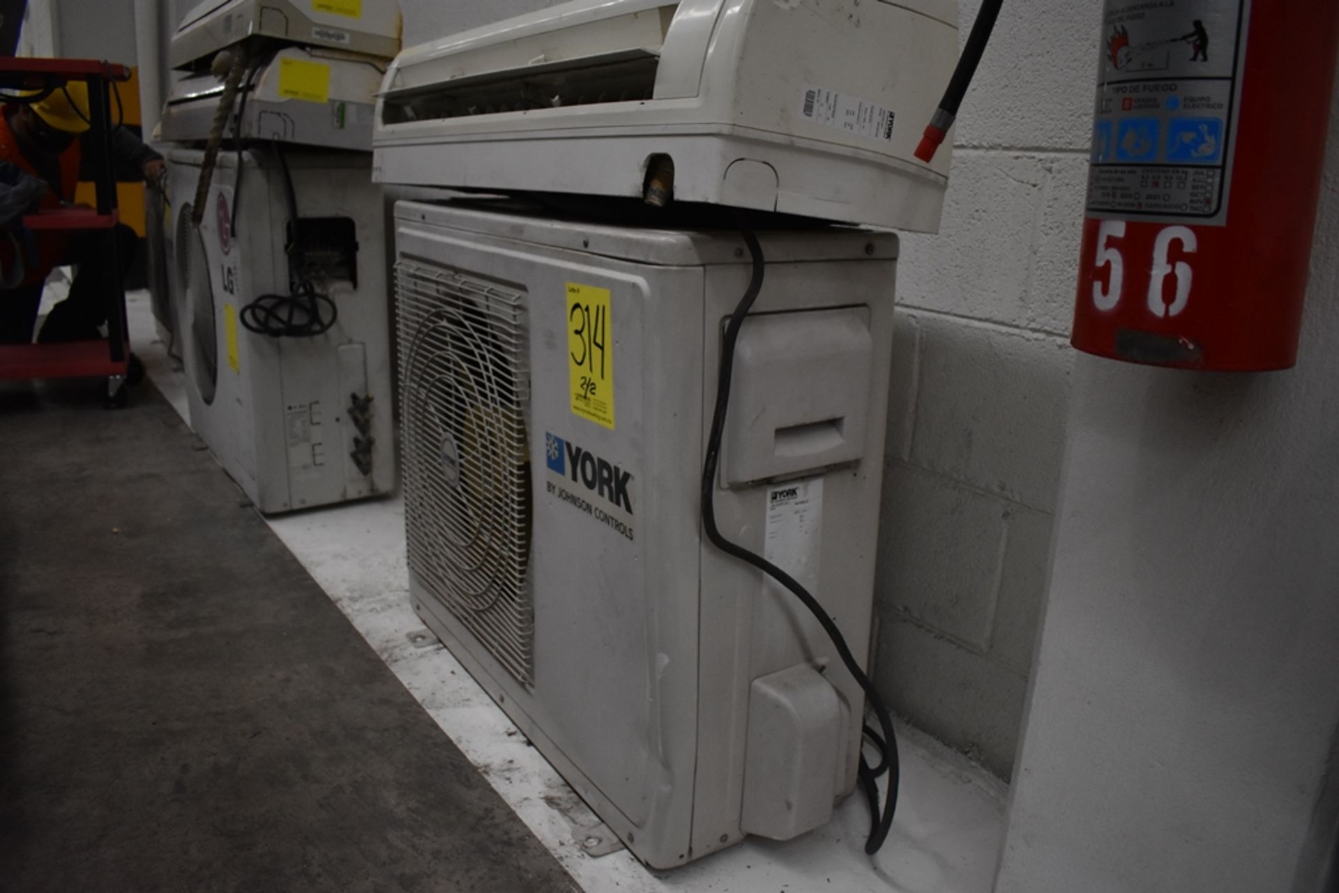 Mini Split brand York with capacity of 18,000 BTU/h