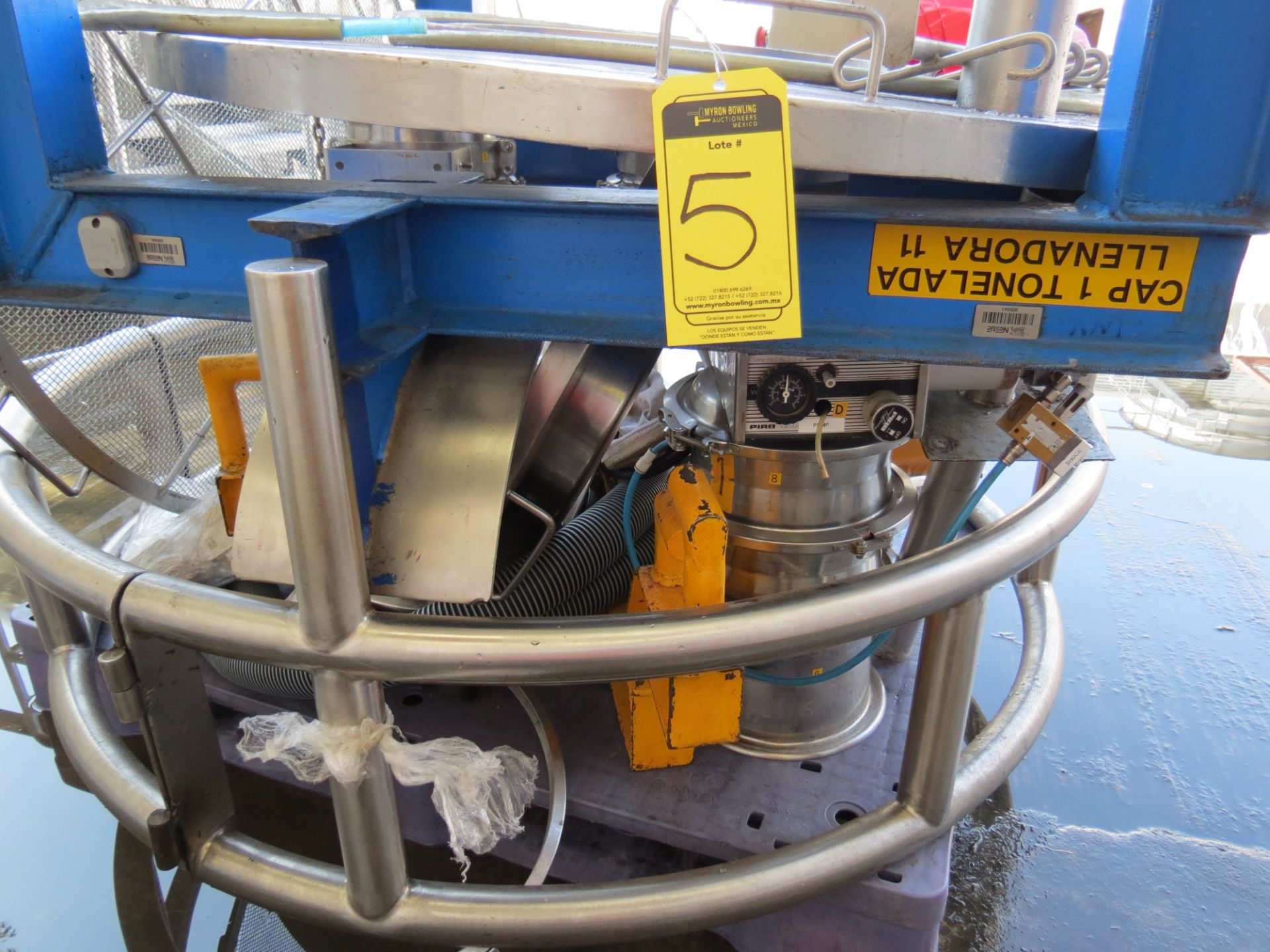 S/S Vibratory Hopper for Bulk Bag Filling of Powders, Includes Screens - Image 17 of 18