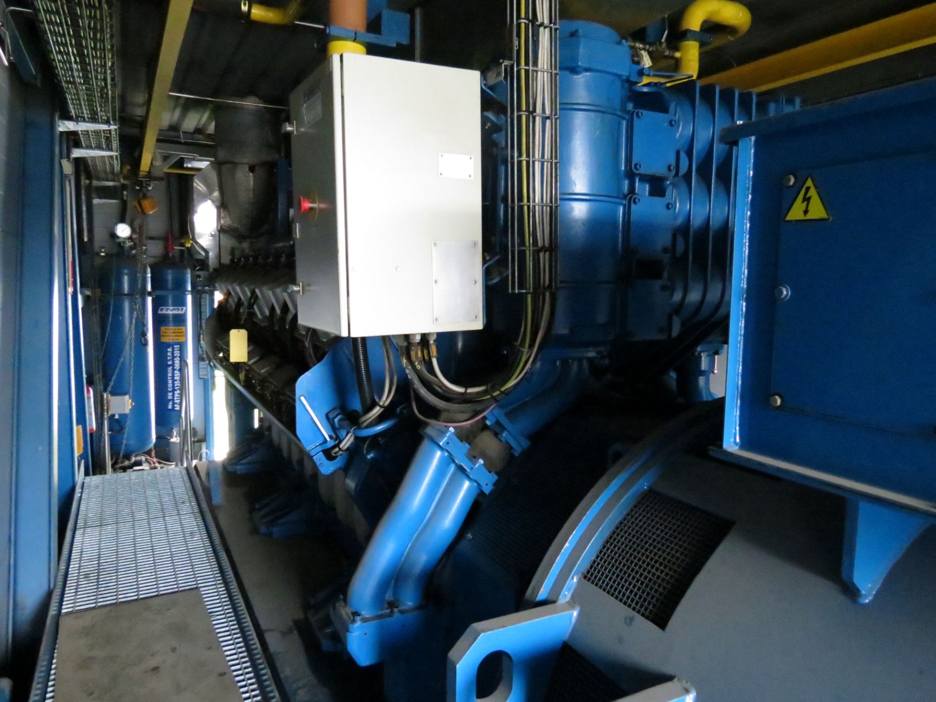 2001 Leroy Somer Emergency plant 18-cylinder Generator model LSA 56 L6-6P of 2840 KW/ 3550KVA - Image 4 of 73