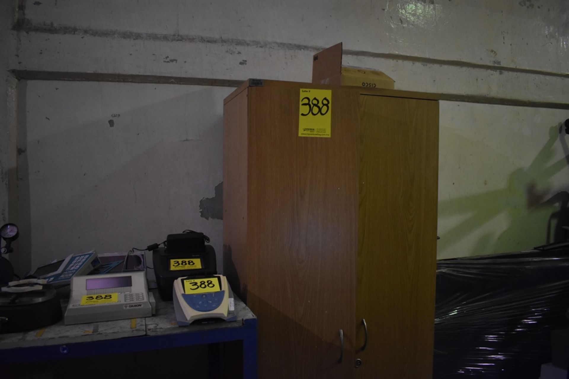 5 Oxygen analyzers and miscellaneous merchandise - Image 36 of 52